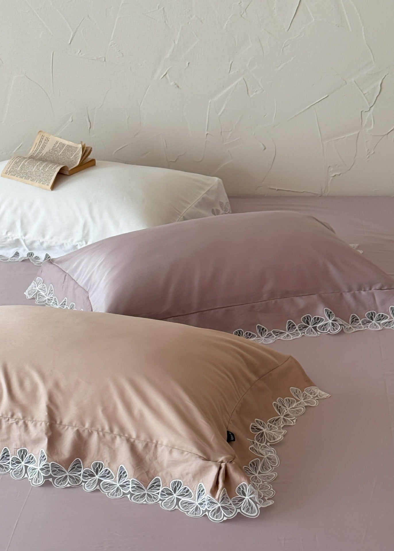 - Ever Lasting - Delaney TENCEL™ Ruffle Lace Bedding Set / Beige - Bedding Set - Ever Lasting