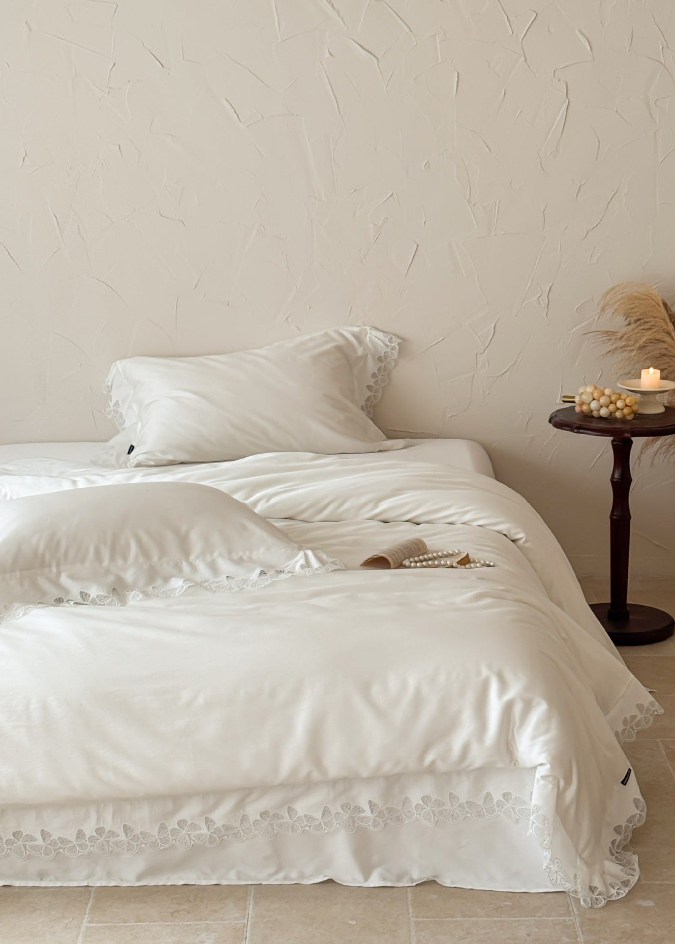 - Ever Lasting - Delaney TENCEL™ Ruffle Lace Bedding Set / Beige - Bedding Set - Ever Lasting