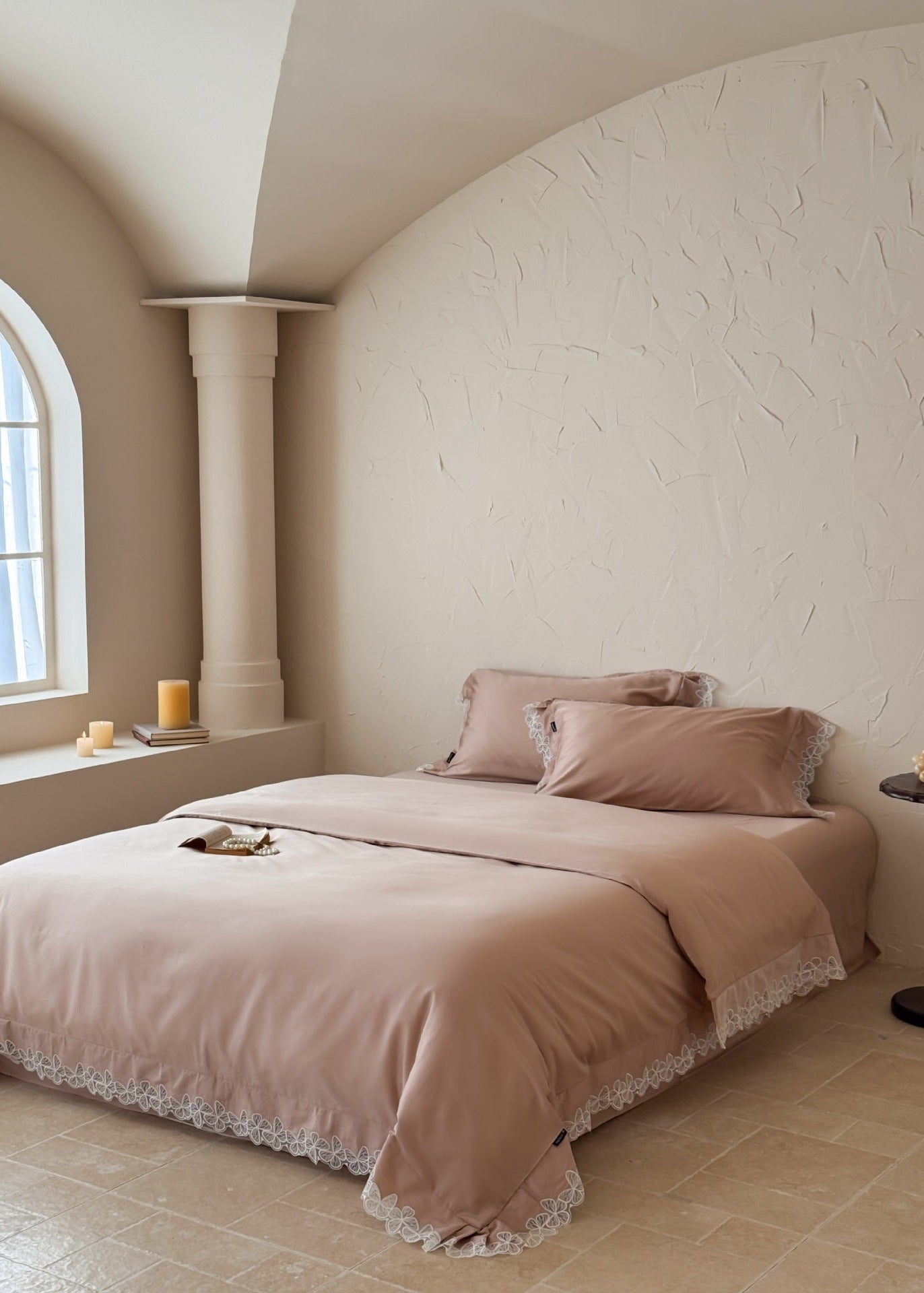 - Ever Lasting - Delaney TENCEL™ Ruffle Lace Bedding Set / Beige - Bedding Set - Ever Lasting