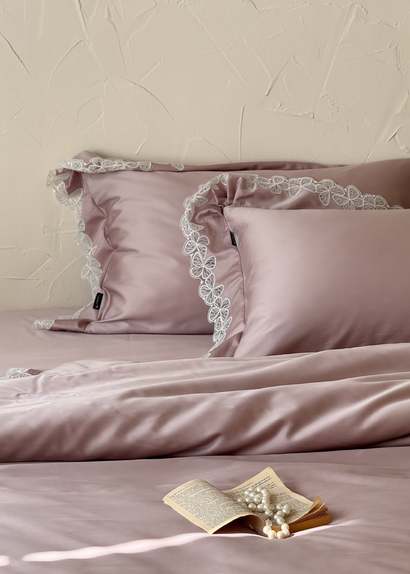 - Ever Lasting - Delaney TENCEL™ Ruffle Lace Bedding Set / Beige - Bedding Set - Ever Lasting