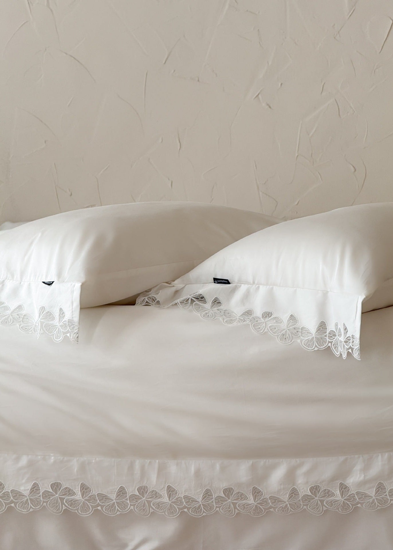 - Ever Lasting - Delaney TENCEL™ Ruffle Lace Bedding Set / Beige - Bedding Set - Ever Lasting