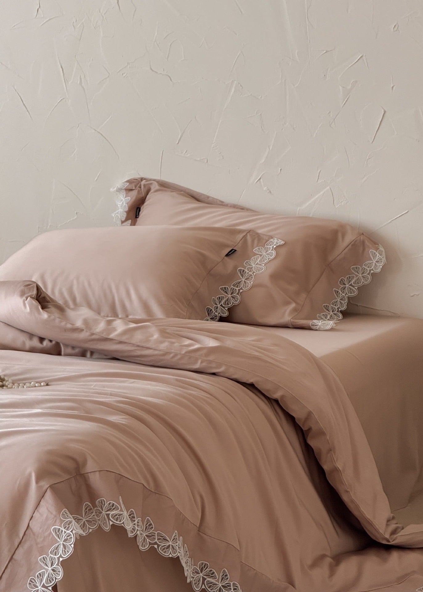 - Ever Lasting - Delaney TENCEL™ Ruffle Lace Bedding Set / Beige - Bedding Set - Ever Lasting