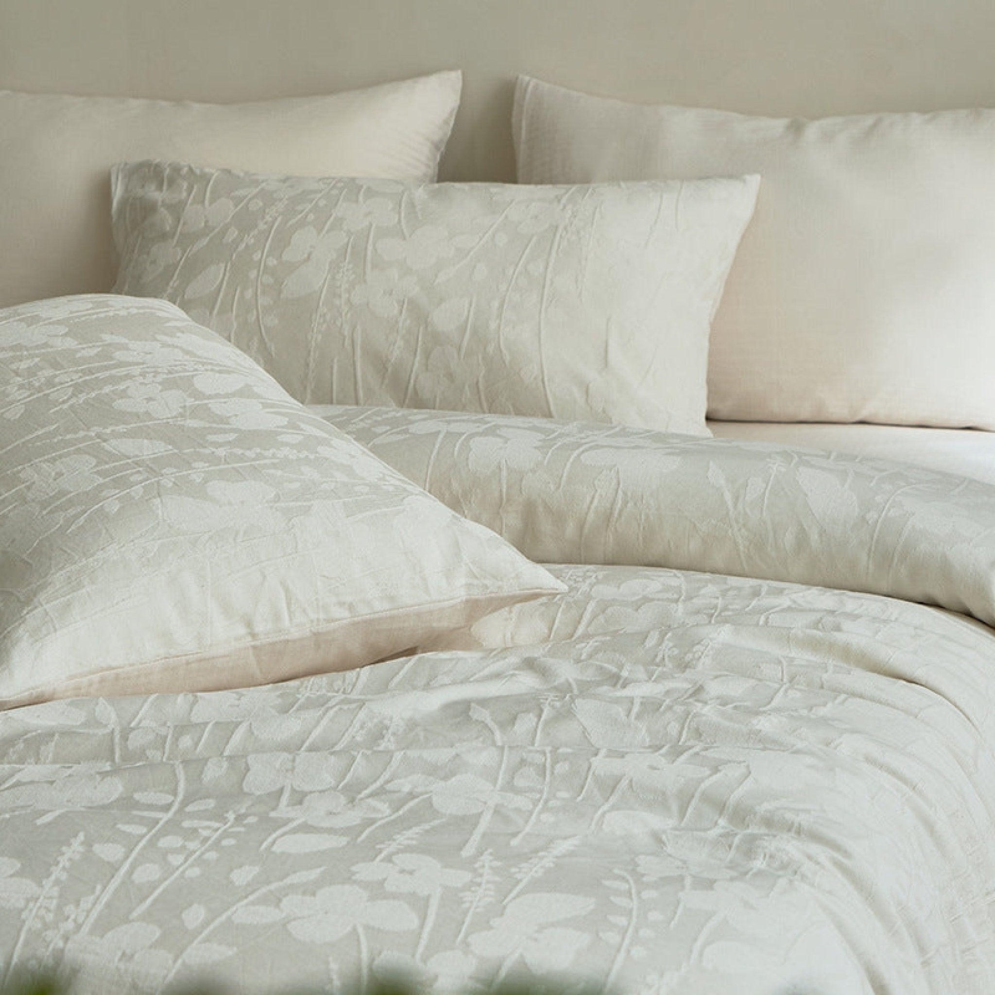 Elin Tencel Silky Jacquard Bedding Set / Bouquet - Ever Lasting