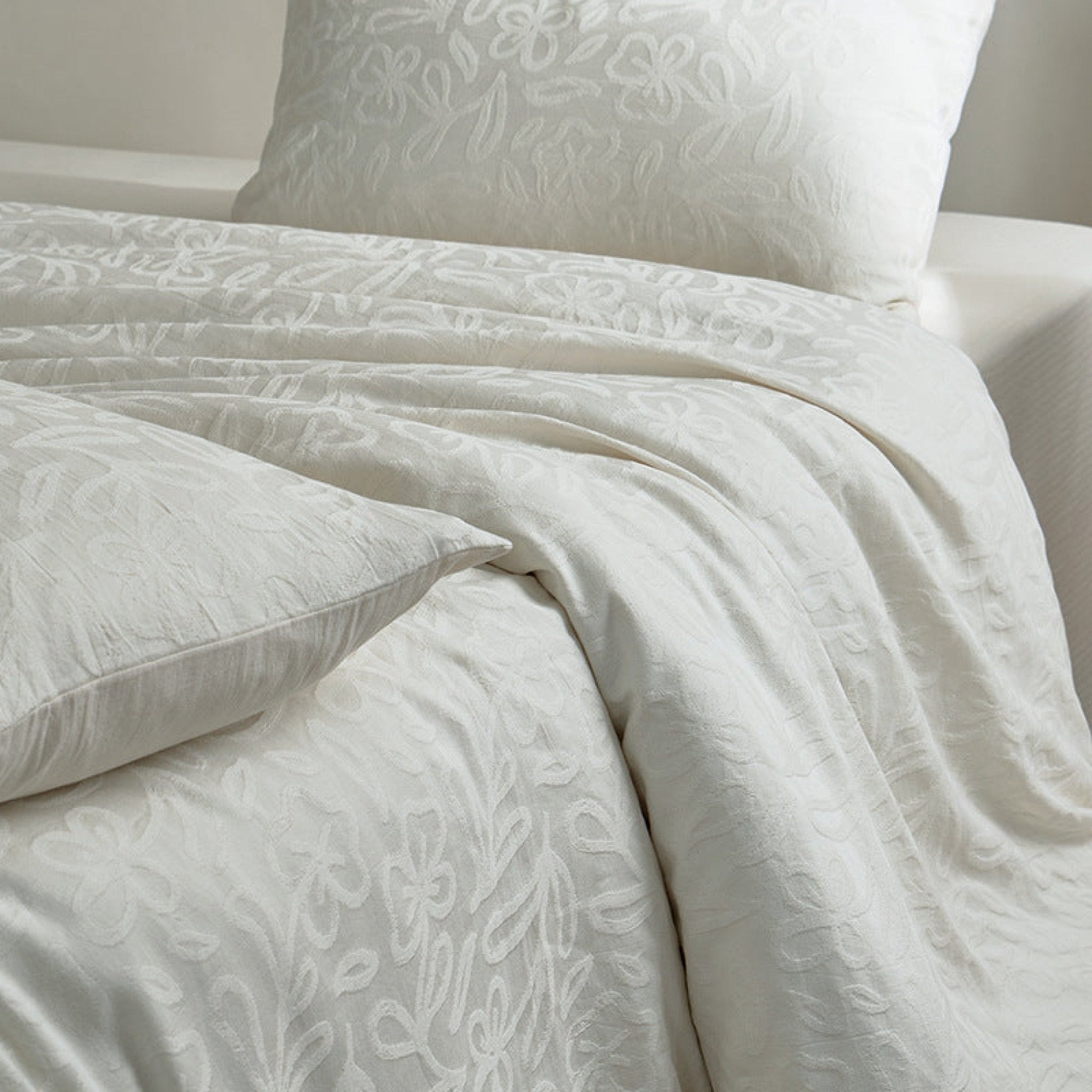 Elin Tencel Silky Jacquard Bedding Set / Bouquet - Ever Lasting