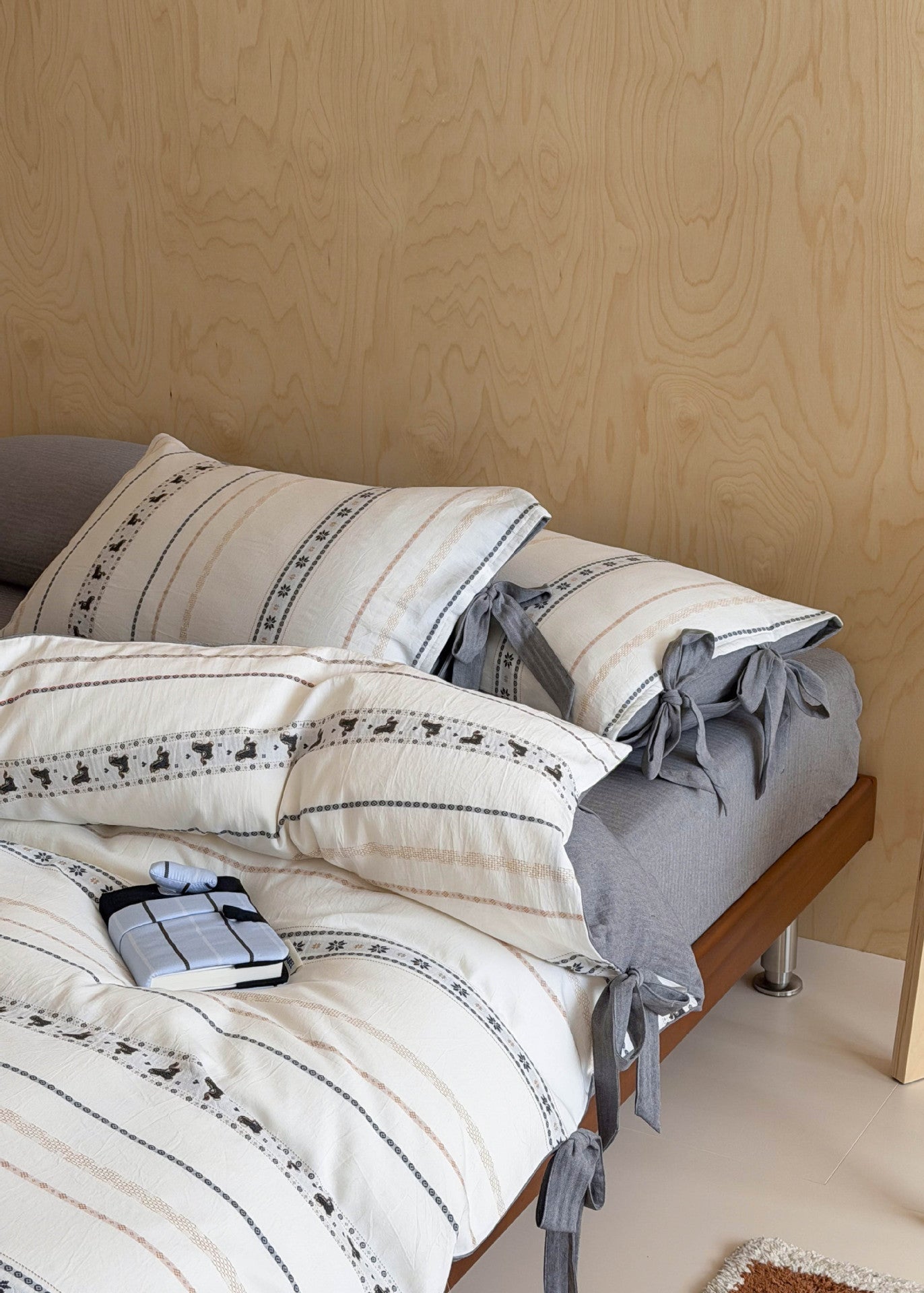 -Ever Lasting - Eliza Jacquard Bedding Set / Gray -Bedding Set -Ever Lasting