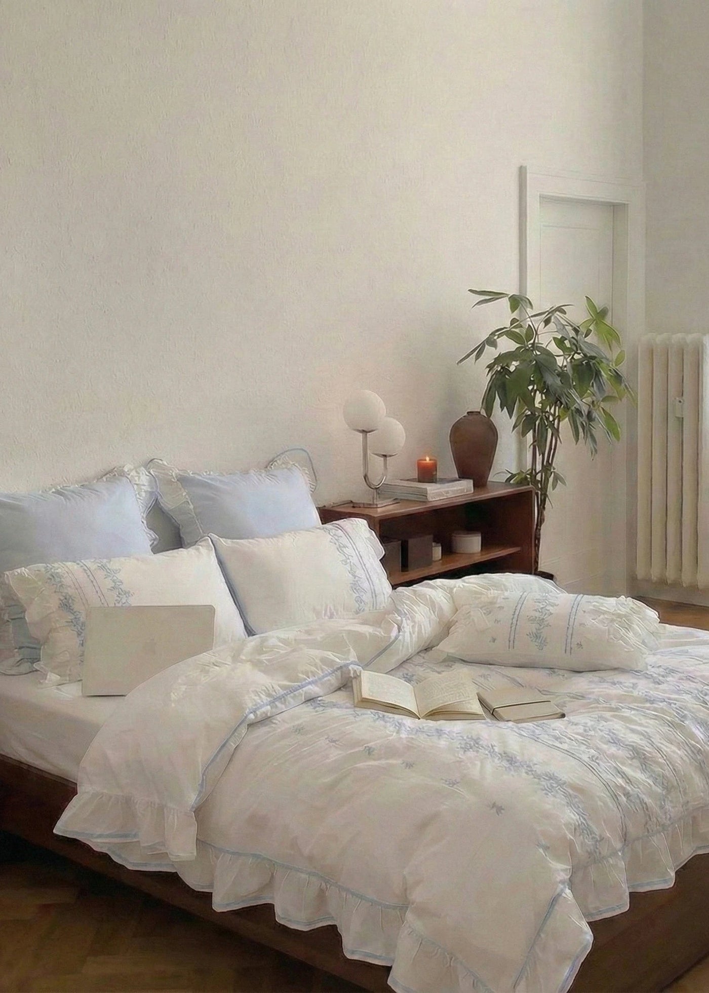 - Ever Lasting - Embroidered French Lace Ruffle Dorm Bedding Set / Blue - Bedding Set - Ever Lasting