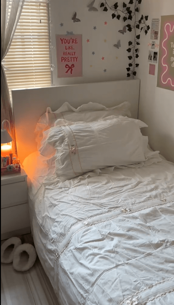 - Ever Lasting - Embroidered Lace Ruffle Bedding Set / White - Bedding Set - Ever Lasting