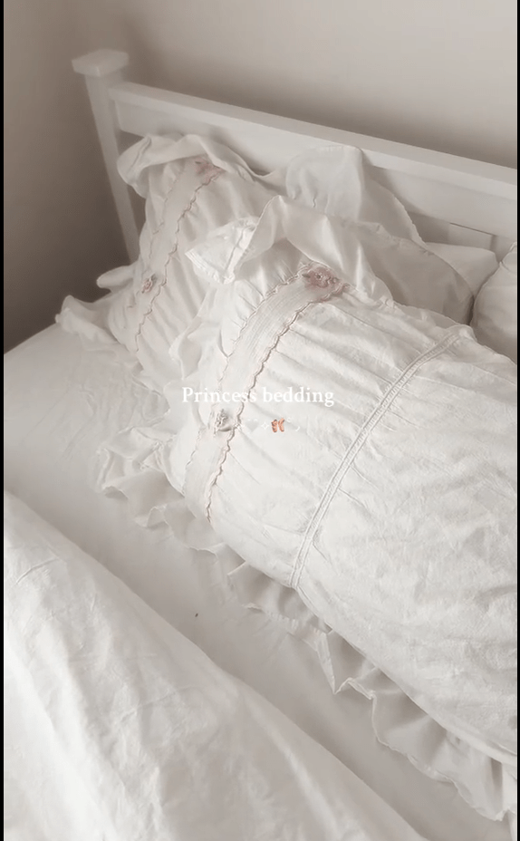 - Ever Lasting - Embroidered Lace Ruffle Bedding Set / White - Bedding Set - Ever Lasting