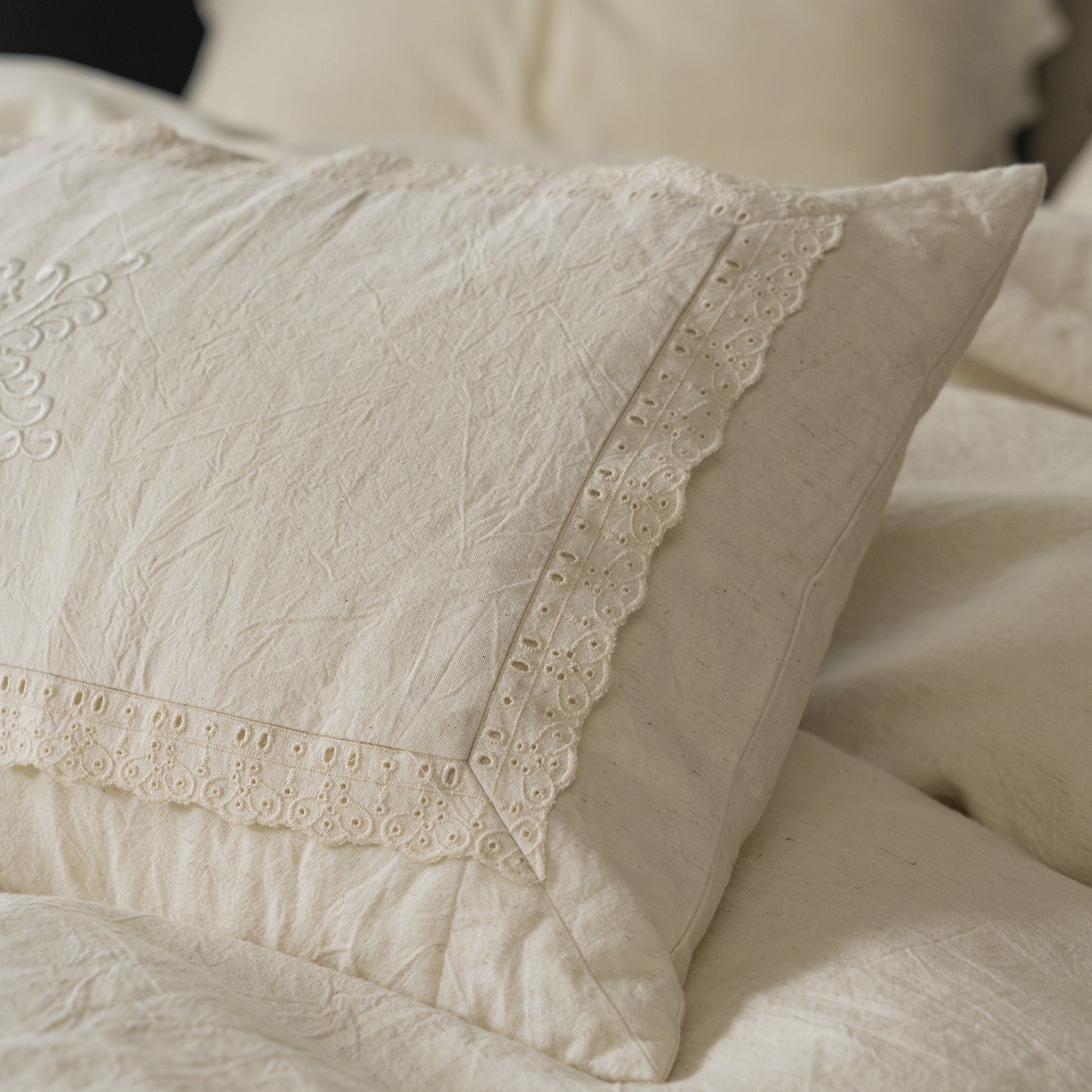 - Ever Lasting - Esme French Linen Cotton Embroidered Floral Bedding Set / White - Bedding Set - Ever Lasting