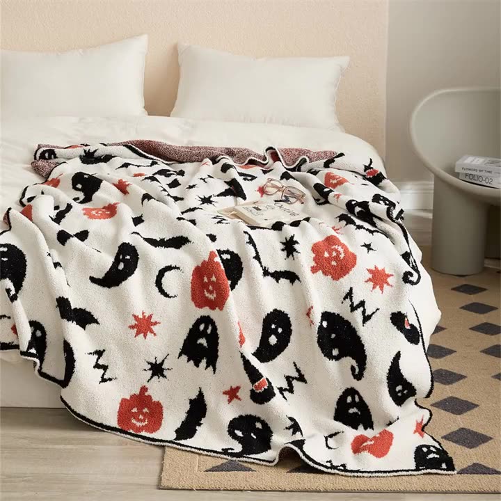 - Ever Lasting - Fall Halloween Themed Fleece Blanket / White - Blankets - Ever Lasting