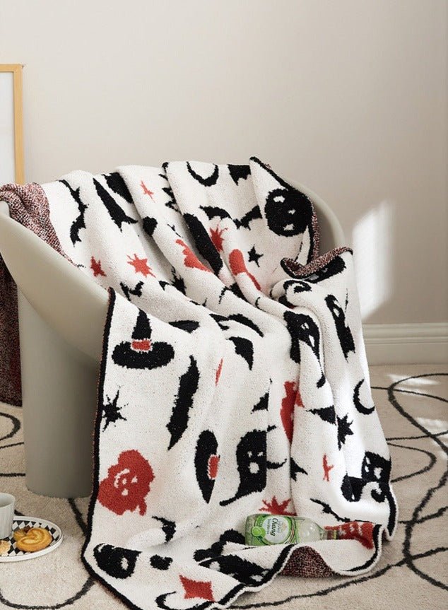 - Ever Lasting - Fall Halloween Themed Fleece Blanket / White - Blankets - Ever Lasting