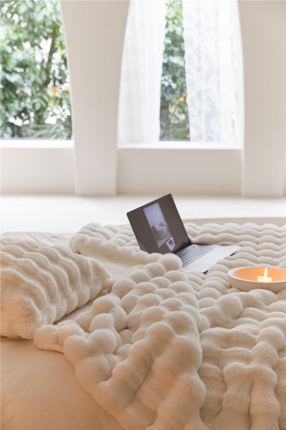 - Ever Lasting - Fluffy Plush Throw Blanket / White - Blankets - Ever Lasting