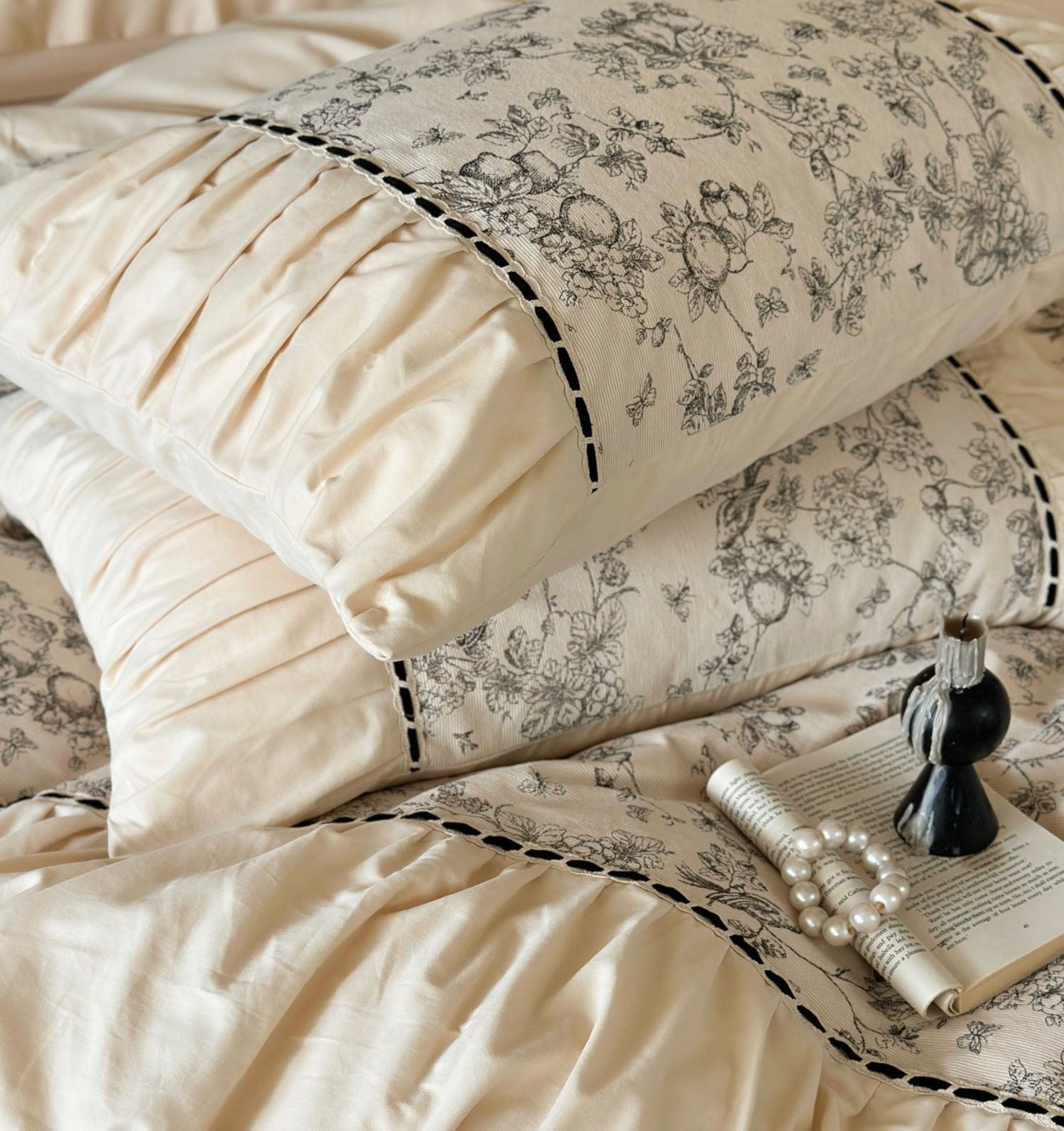 - Ever Lasting - French Black Lace Bedding Set / Cream - Bedding Set - Ever Lasting