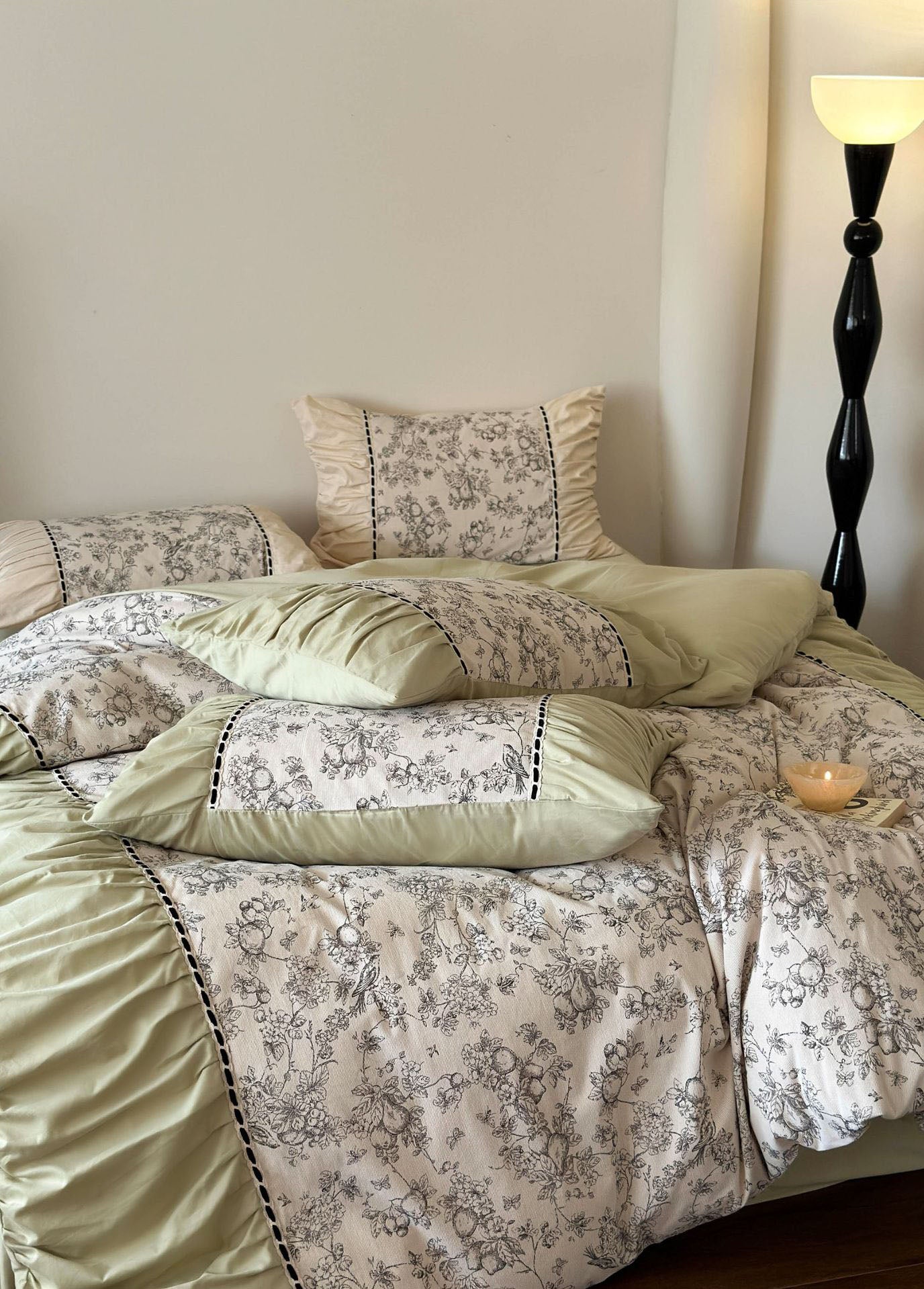 - Ever Lasting - French Black Lace Bedding Set / Pink - Bedding Set - Ever Lasting