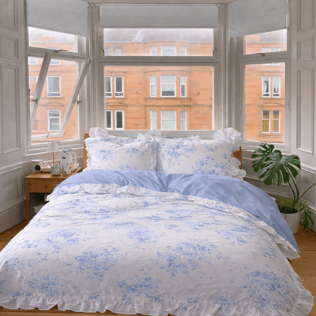 - Ever Lasting - French Ruffle Floral Small Room Bedding Set / Blue - Bedding Set - Ever Lasting