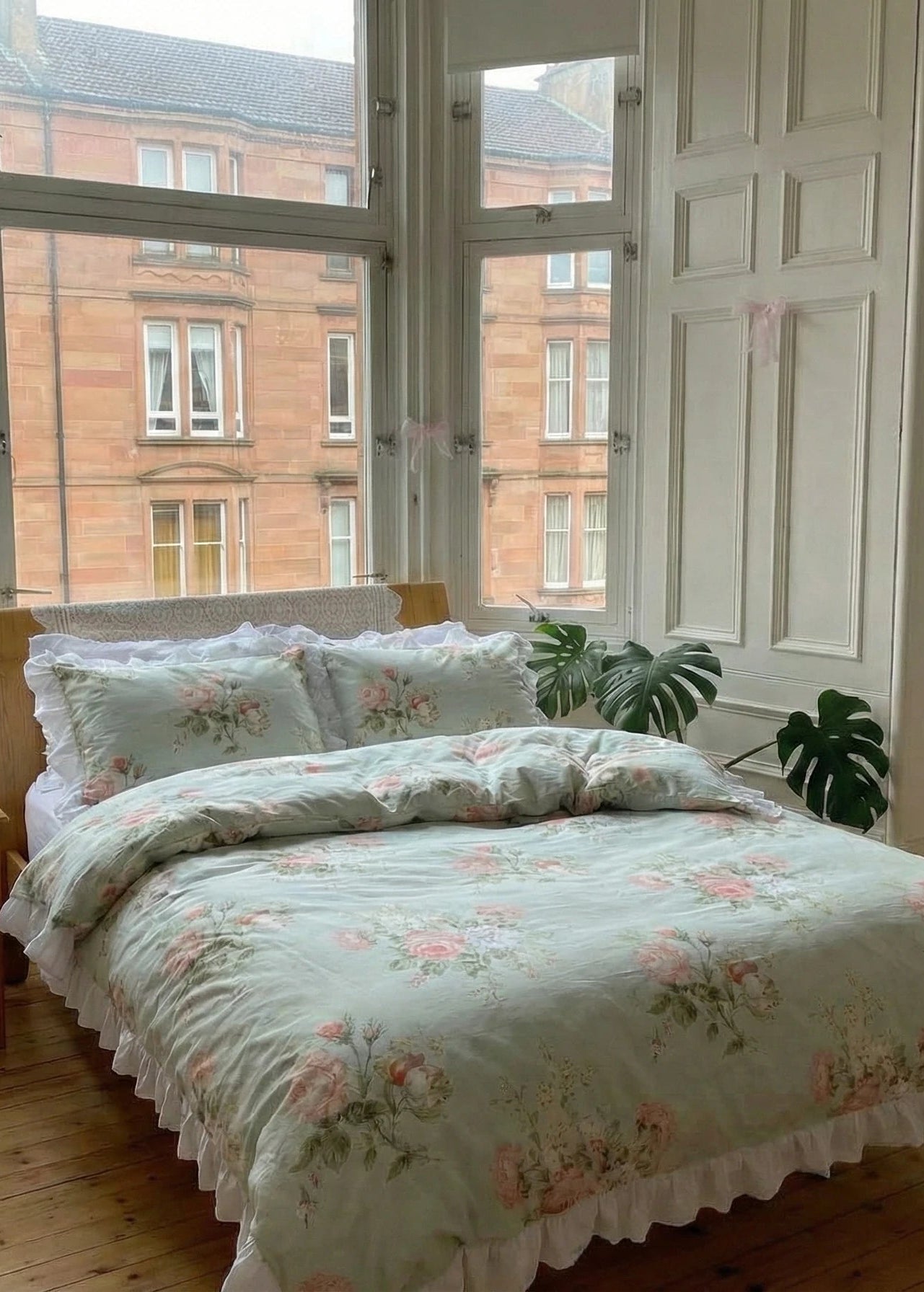 - Ever Lasting - French Ruffle Floral Small Room Bedding Set / Green - Bedding Set - Ever Lasting