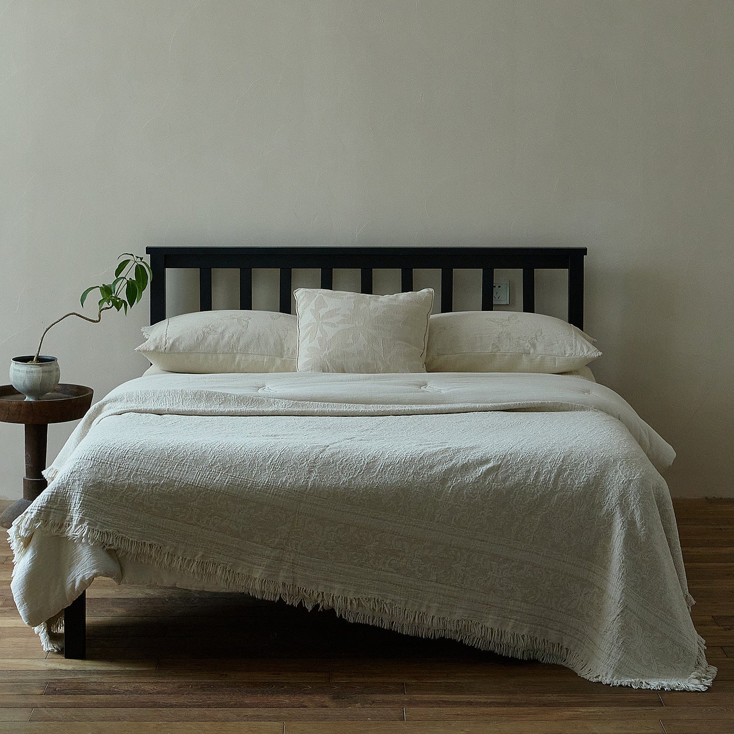 - Ever Lasting - Helena Jacquard Throw Blanket (7 Shades) - Blanket - Ever Lasting