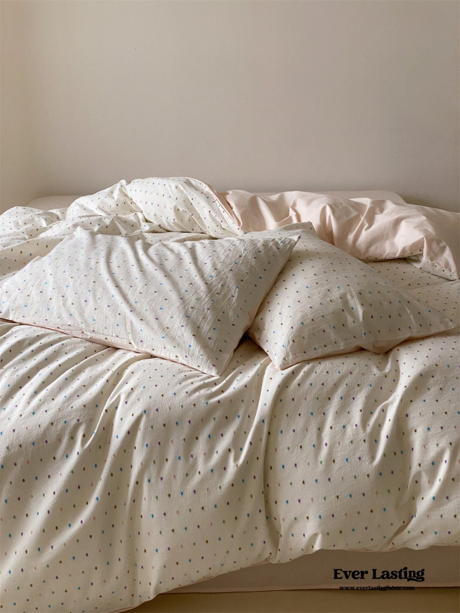 Iris Polka Dot Jacquard Bedding Bundle - Ever Lasting