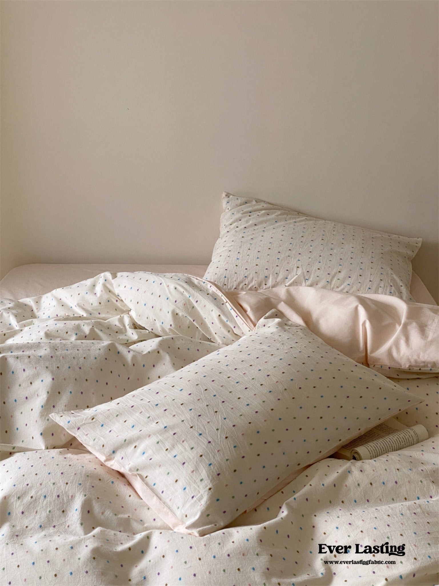 Iris Polka Dot Jacquard Bedding Bundle - Ever Lasting