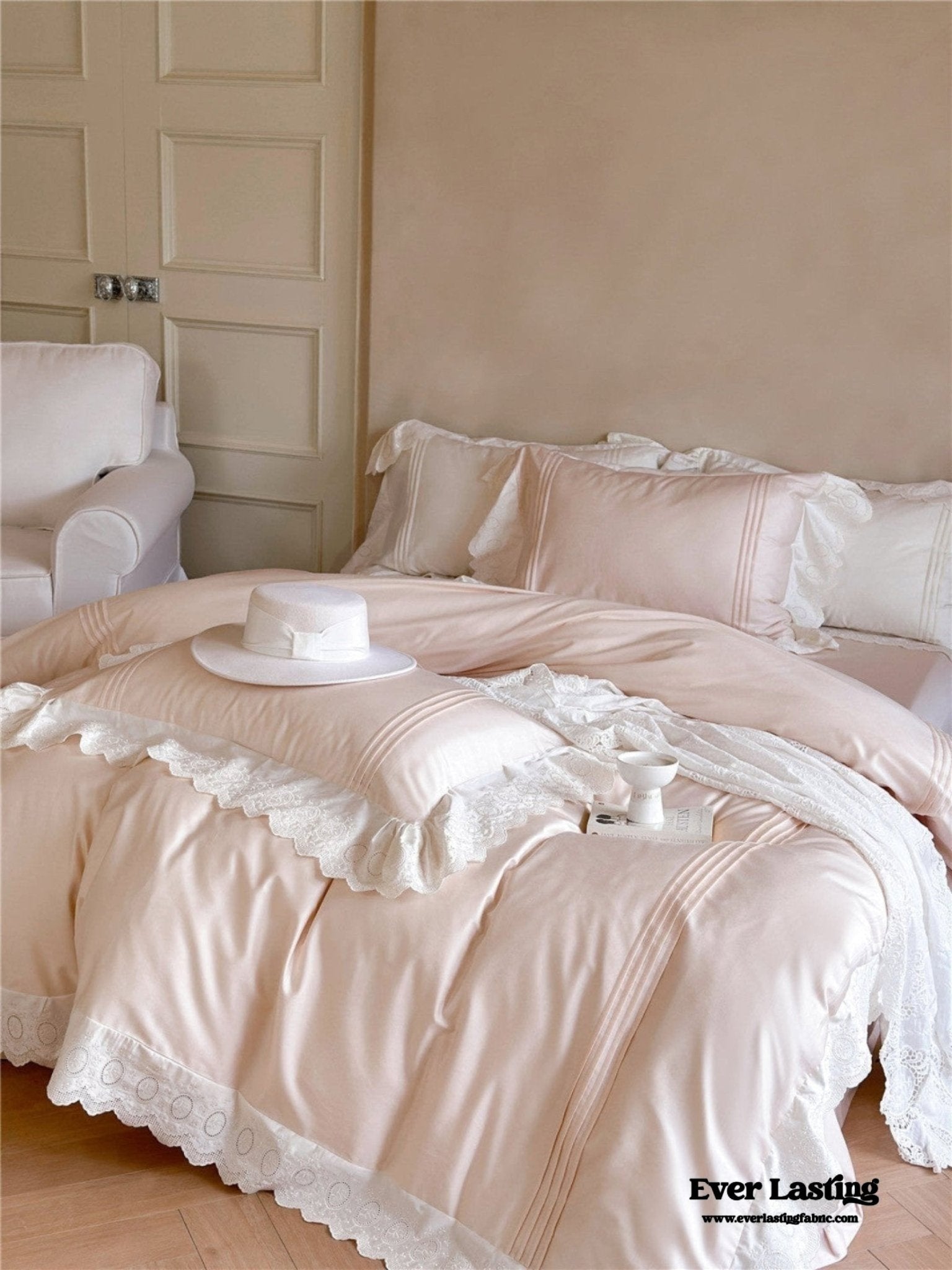 Isabelle Silky Cottage Ruffled Bedding Set / White - Ever Lasting
