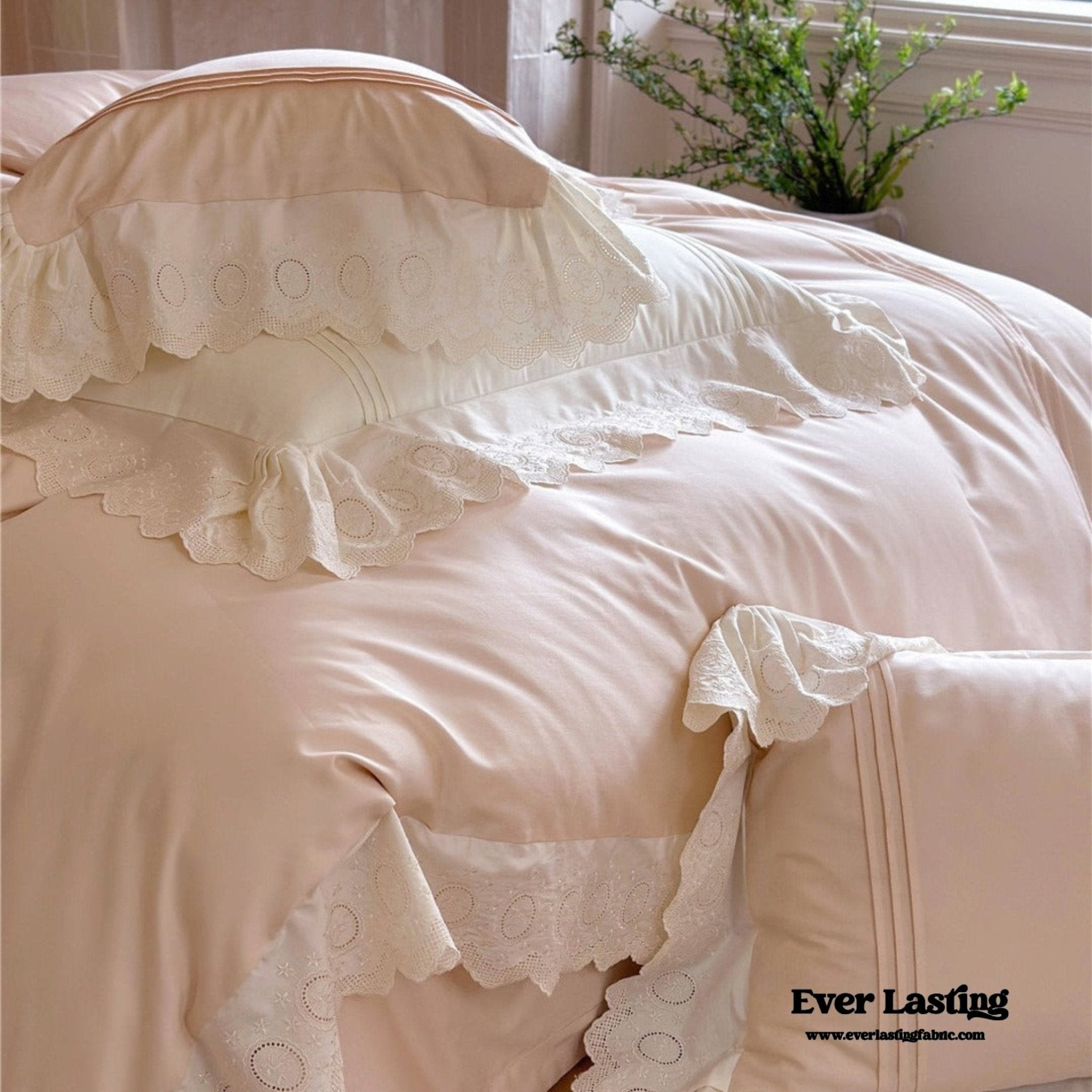 Isabelle Silky Cottage Ruffled Bedding Set / White - Ever Lasting