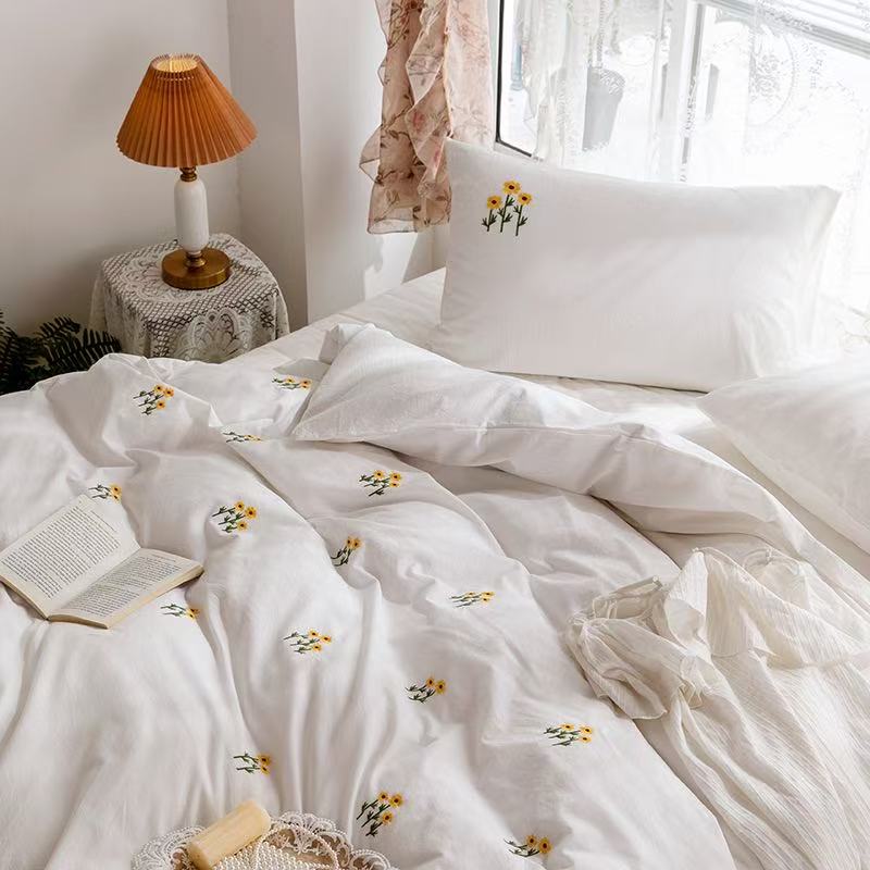 Isla White Floral Embroidered Bedding Set / Rainbow - Ever Lasting