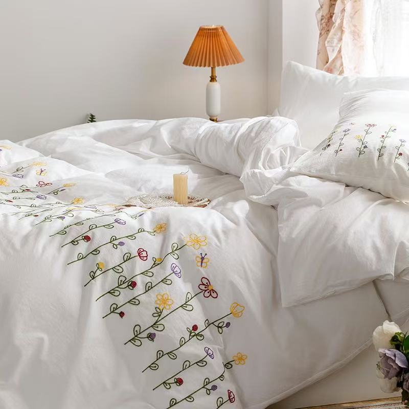 Isla White Floral Embroidered Bedding Set / Rainbow - Ever Lasting