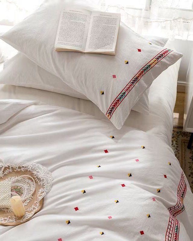Isla White Floral Embroidered Bedding Set / Rainbow - Ever Lasting