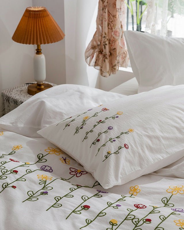 Isla White Floral Embroidered Bedding Set / Rainbow - Ever Lasting