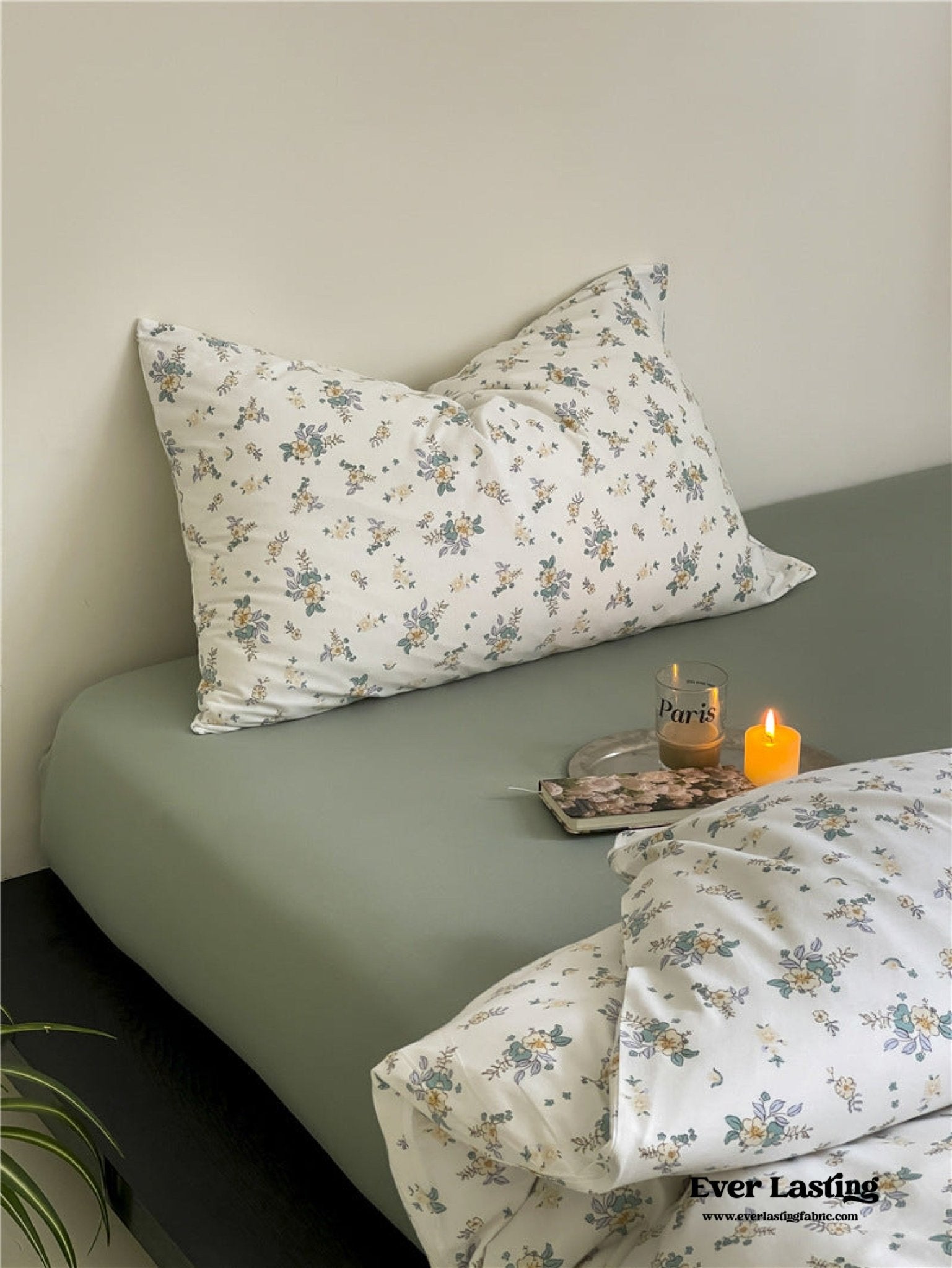 Jersey Knit Cotton Floral Bedding Set / White + Dark Blue - Ever Lasting