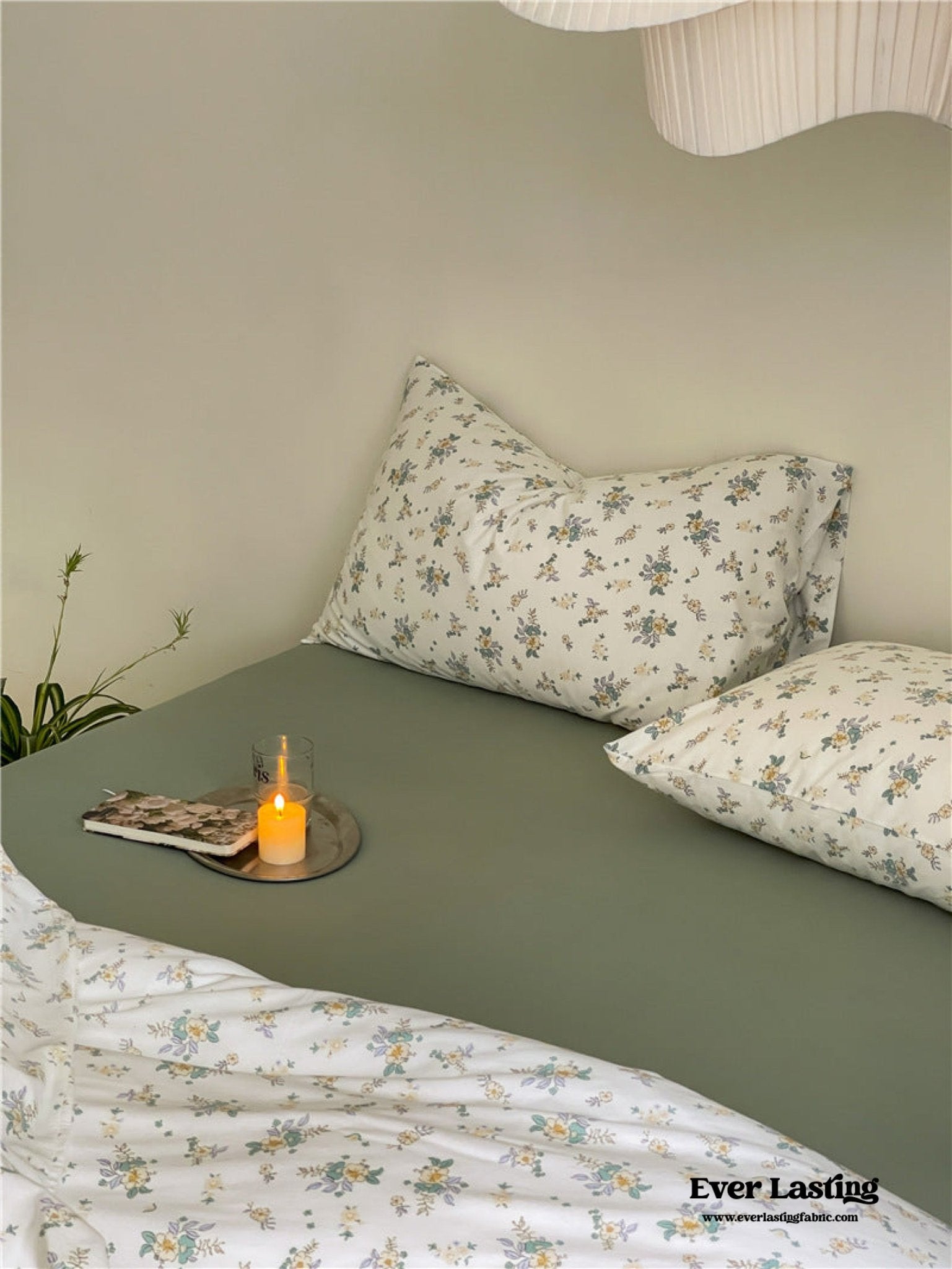 Jersey Knit Cotton Floral Bedding Set / White + Dark Blue - Ever Lasting