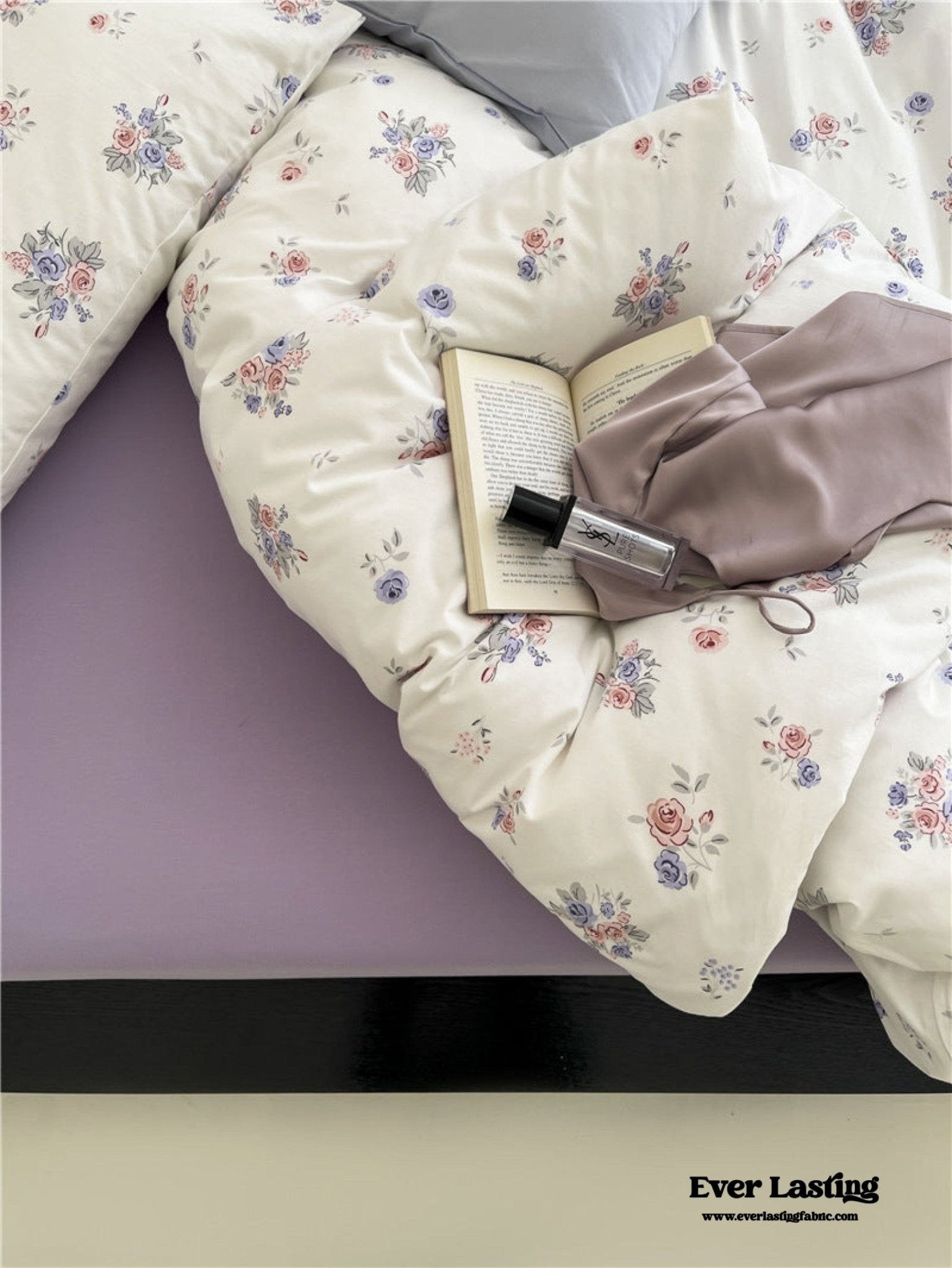 Jersey Knit Cotton Floral Bedding Set / White + Dark Blue - Ever Lasting