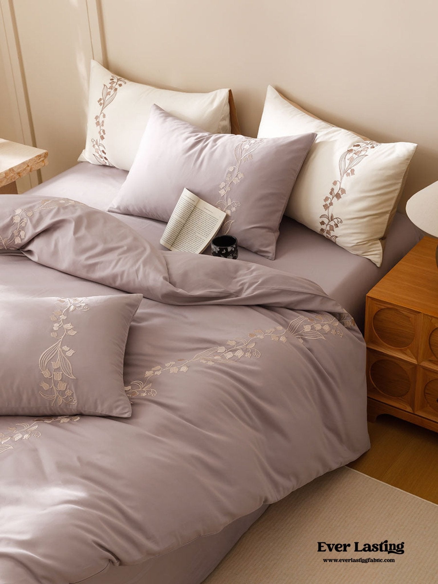 Lily of the Valley Embroidered Silky Bedding Set / Green - Ever Lasting