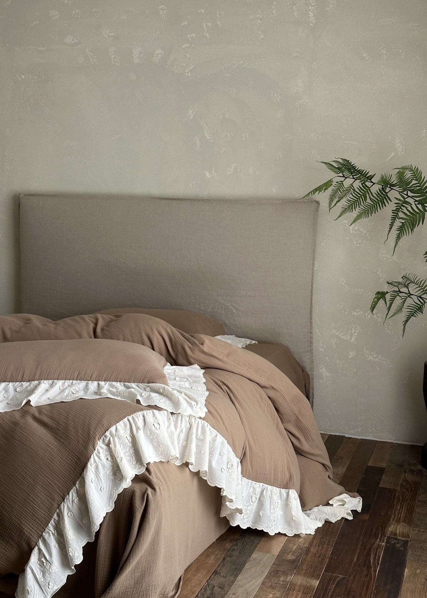 - Ever Lasting - Linden Ruffle Lace Bedding Bundle - Bedding Set - Ever Lasting