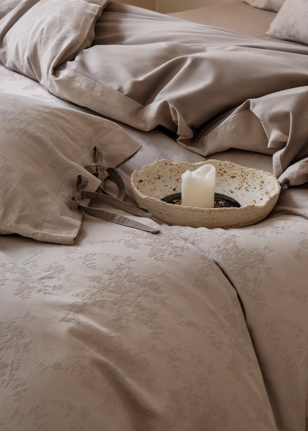 - Ever Lasting - Liora Ribbon Bow Tied Floral Bedding Set / Purple - Bedding Set - Ever Lasting