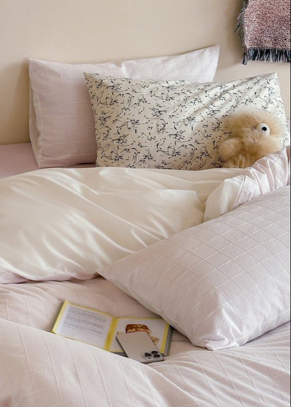 Lucy Gingham Textured Bedding Bundle (with Pillowcase Mixed Floral) - Ever Lasting