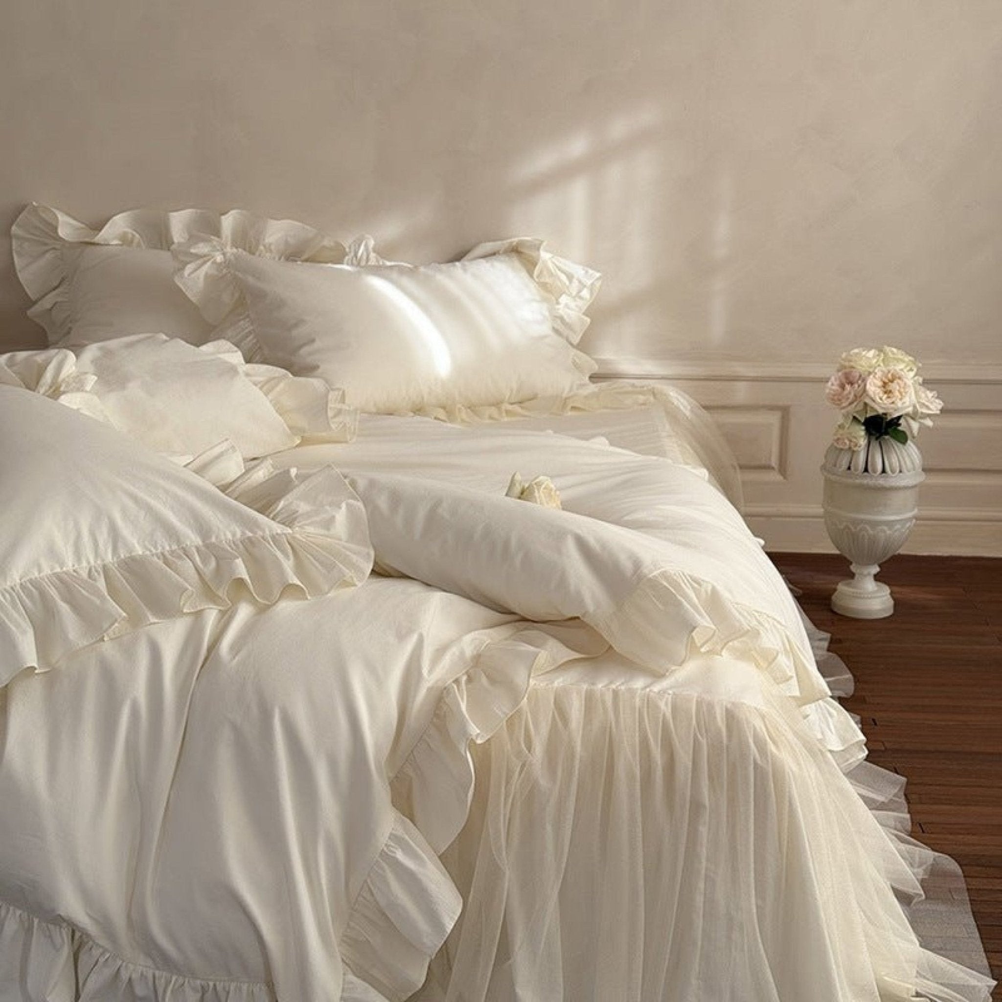Mila Lace Ruffle Pastel Bedding Set / White - Ever Lasting