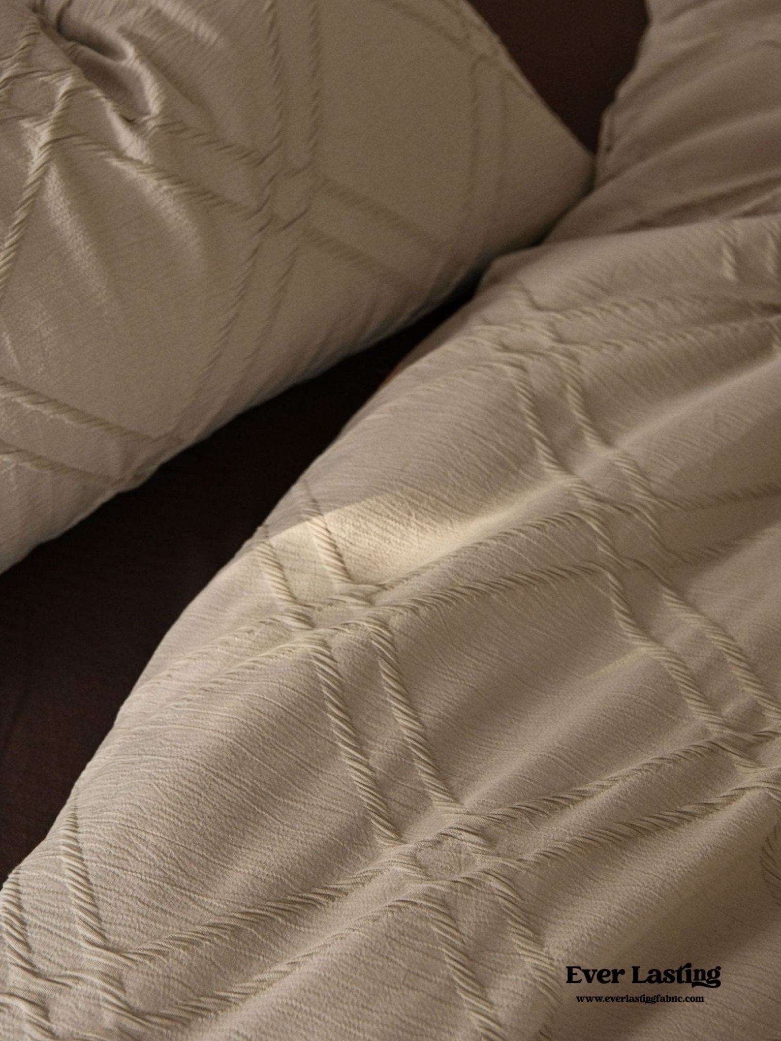 Millard Geometric Jacquard Bedding Set / Beige - Ever Lasting