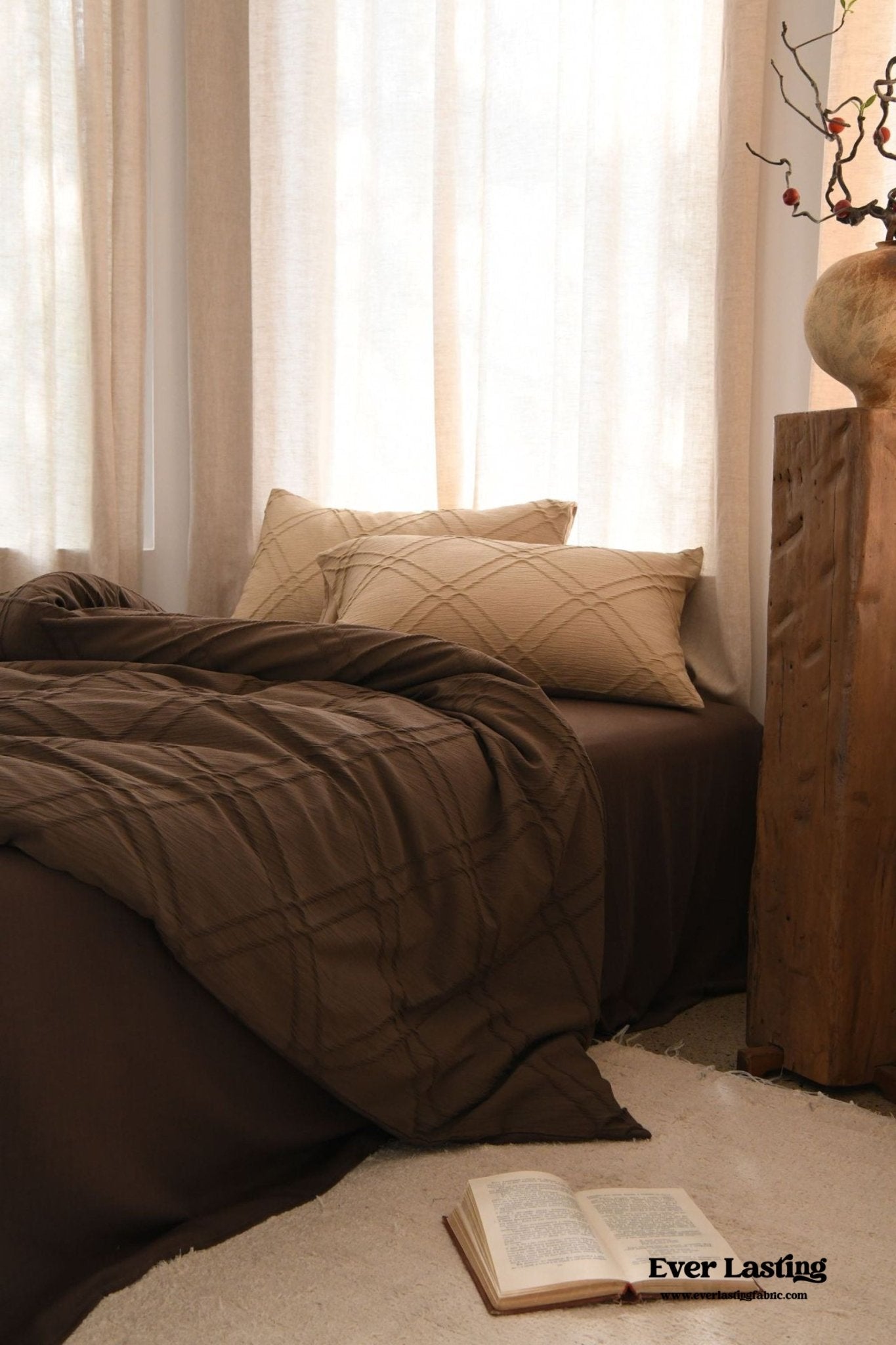 Millard Geometric Jacquard Bedding Set / Brown - Ever Lasting