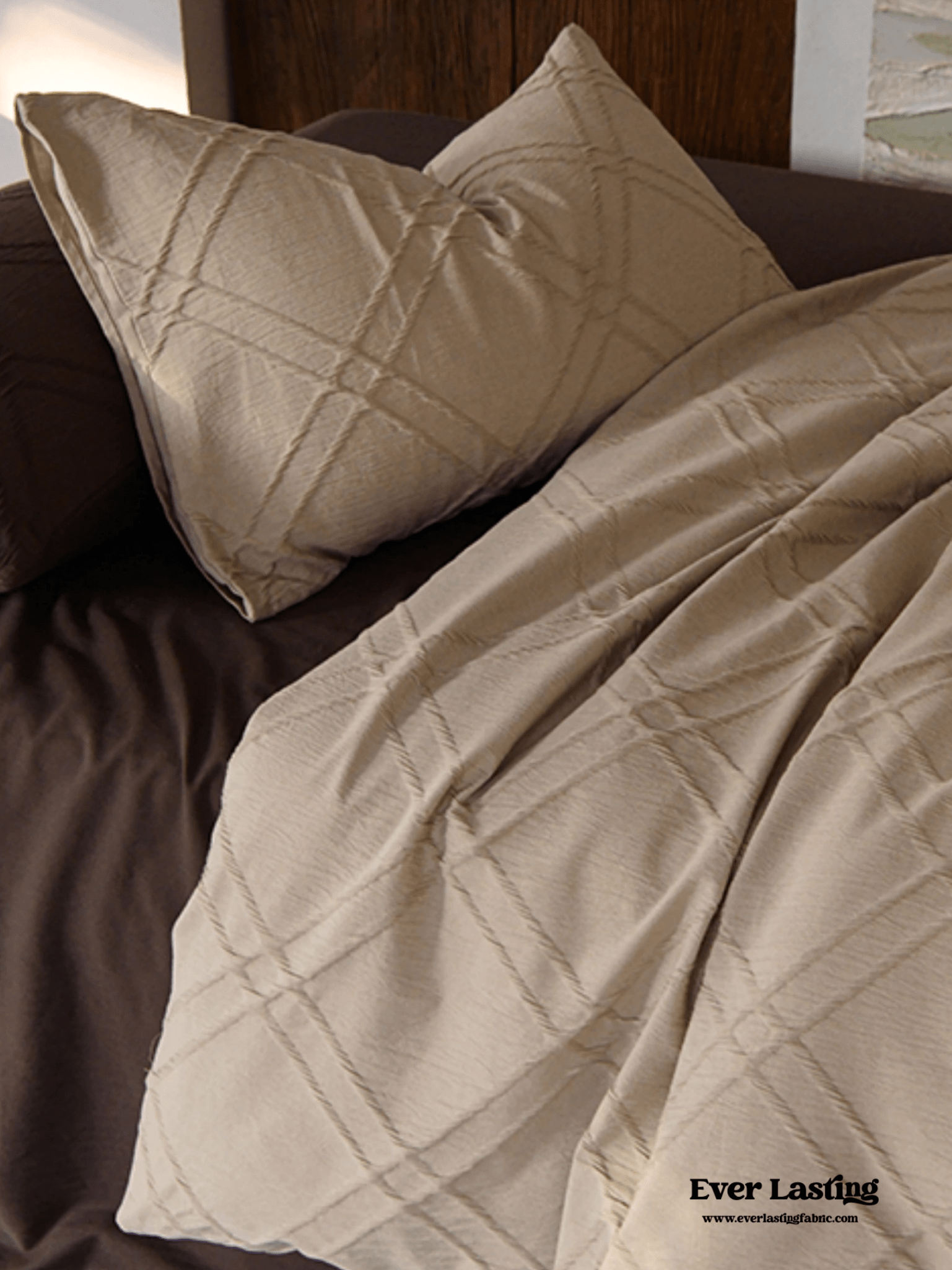Millard Geometric Jacquard Bedding Set / Brown - Ever Lasting