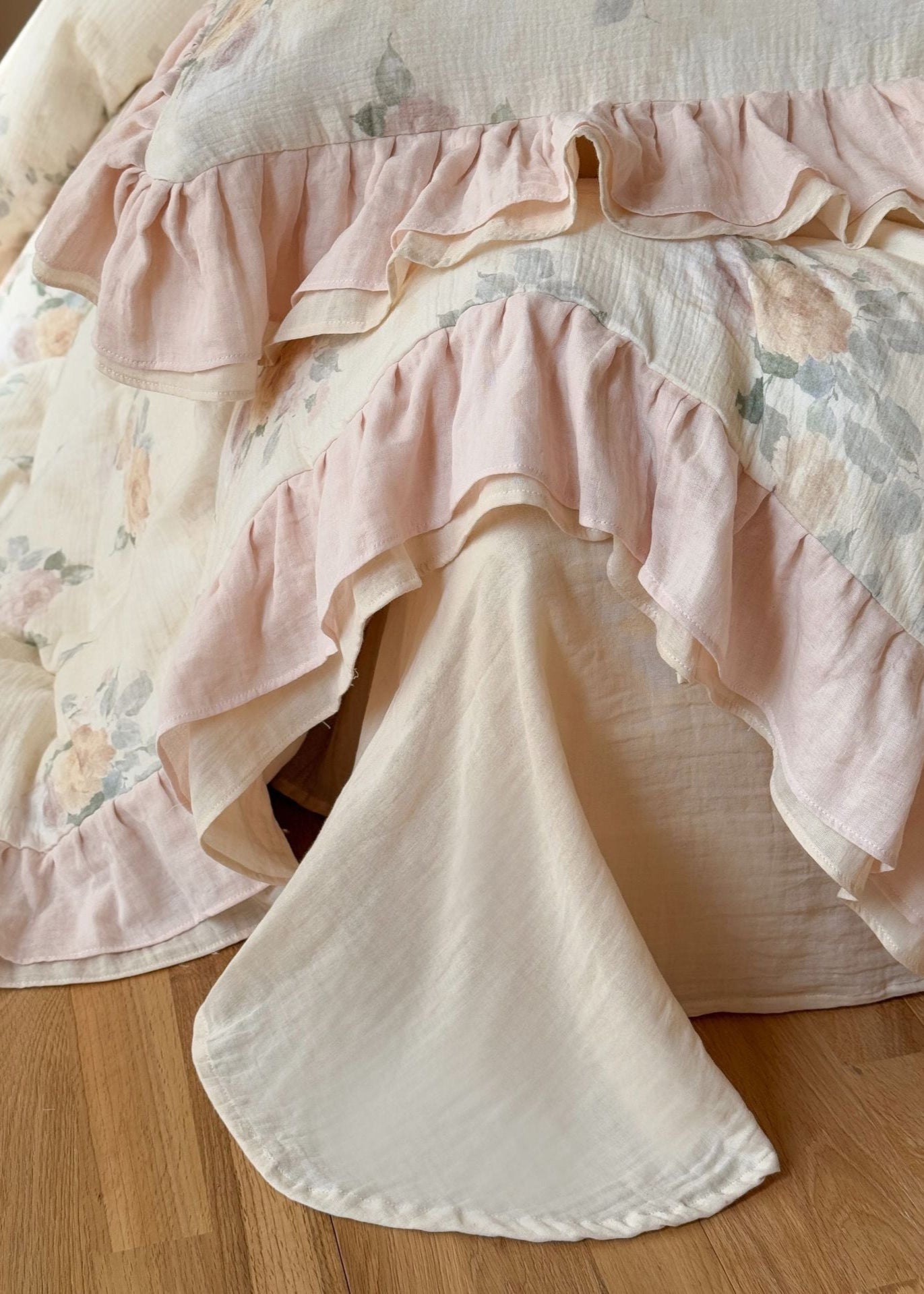 Millie Lace Ruffle Floral Bedding Set / Beige - Ever Lasting