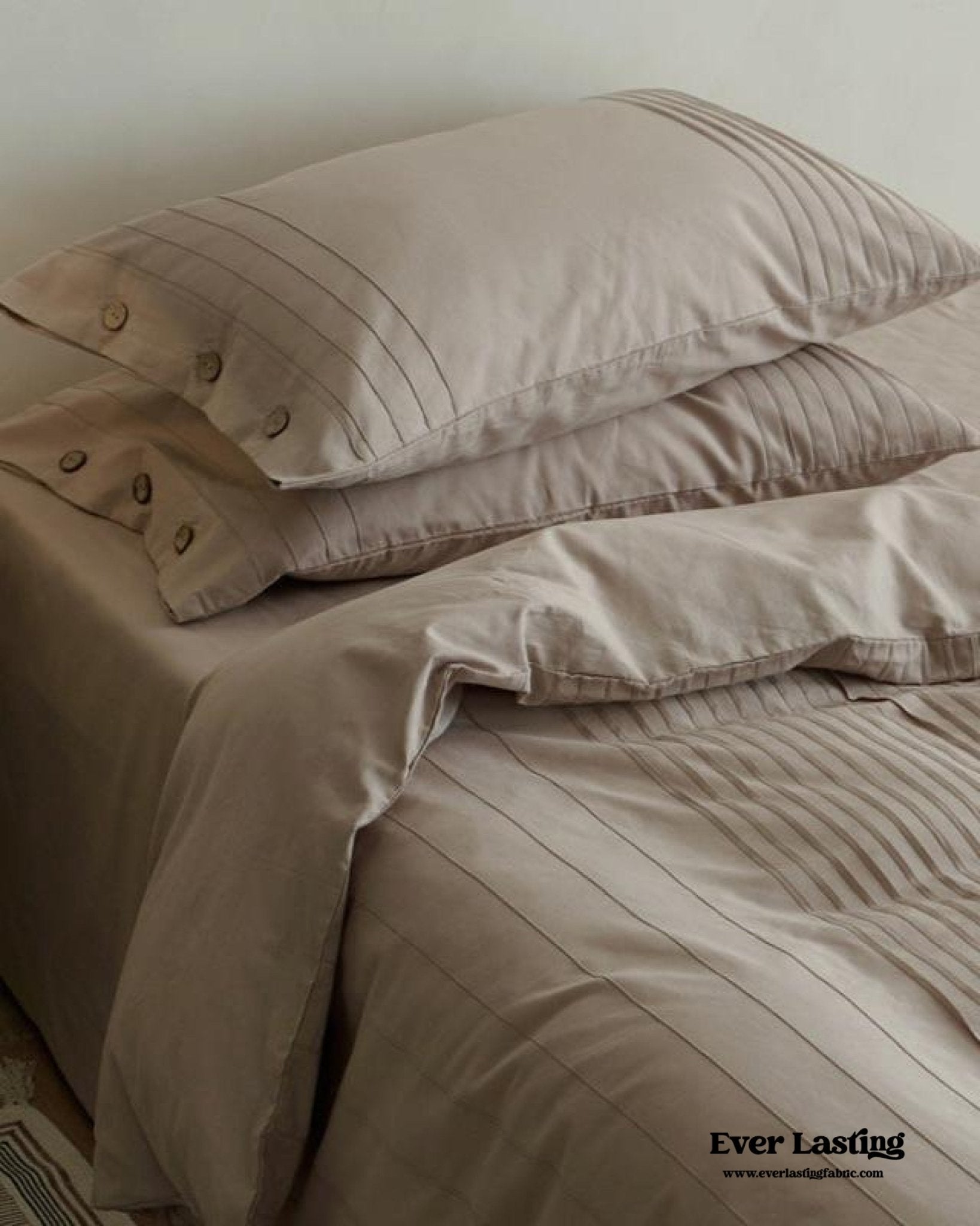 Milo Minimalist Solid Button Bedding Bundle - Ever Lasting