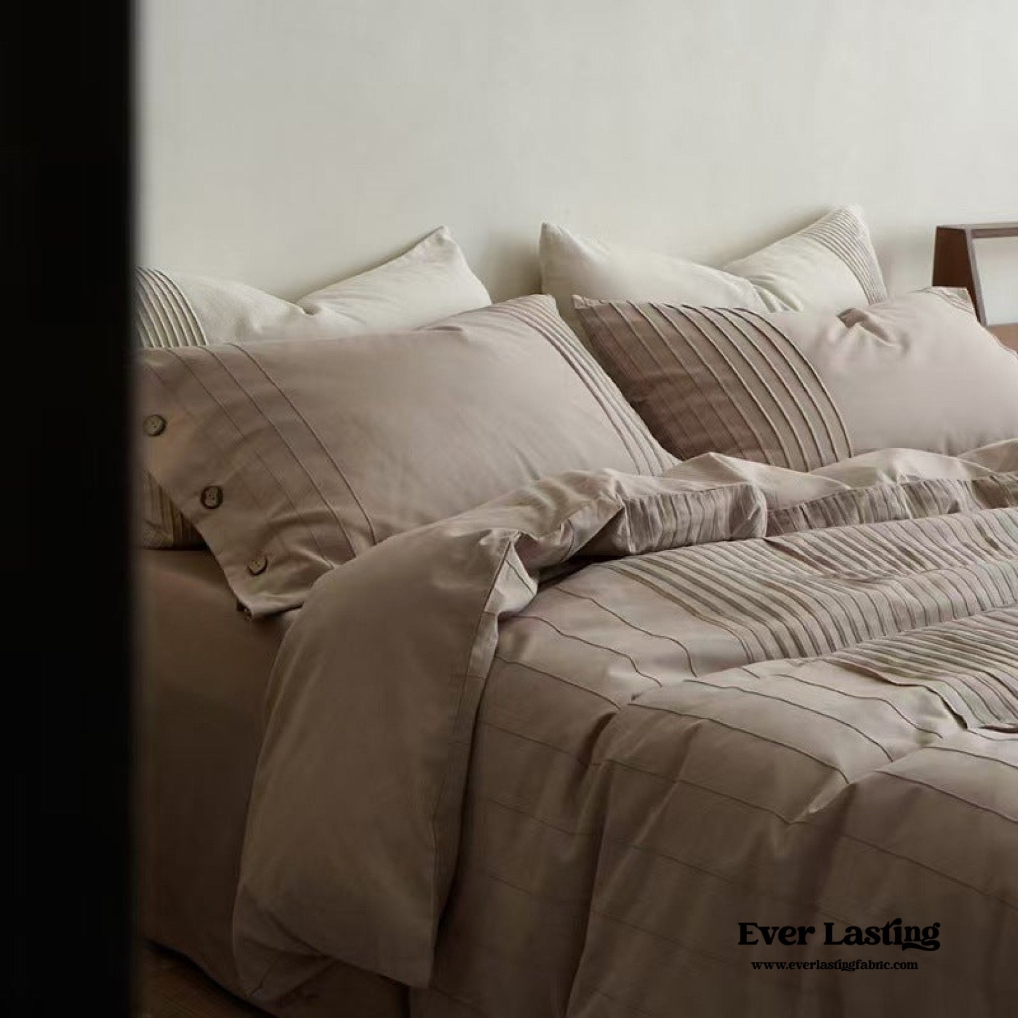 Milo Minimalist Solid Button Bedding Set / Brown - Ever Lasting
