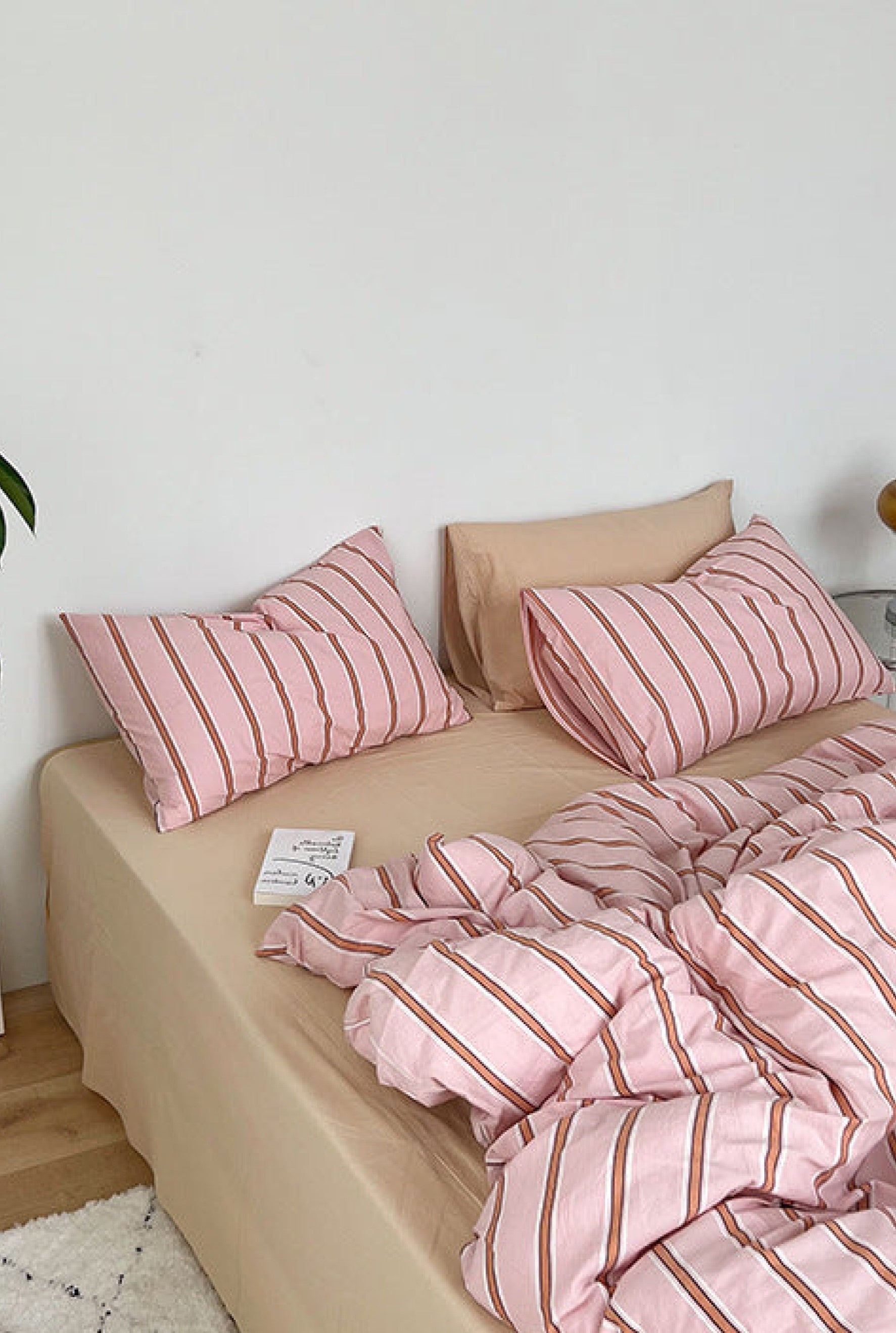 - Ever Lasting - Minimal Stripe Bedding Set / Pink - Bedding Set - Ever Lasting