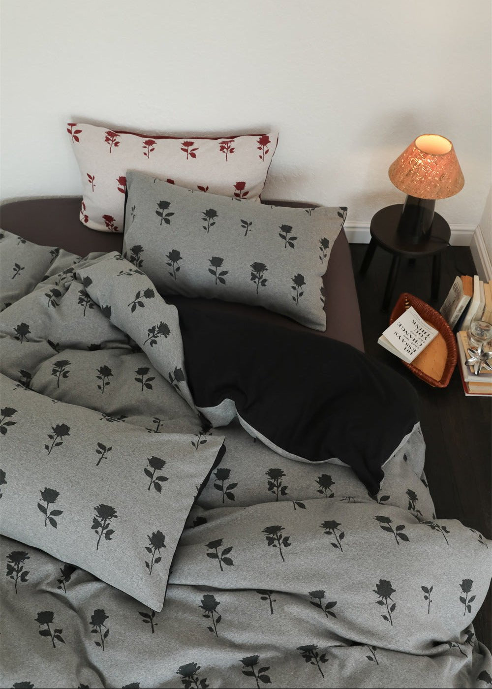 - Ever Lasting - Nadia Floral Jacquard Bedding Set / Red - Bedding Set - Ever Lasting