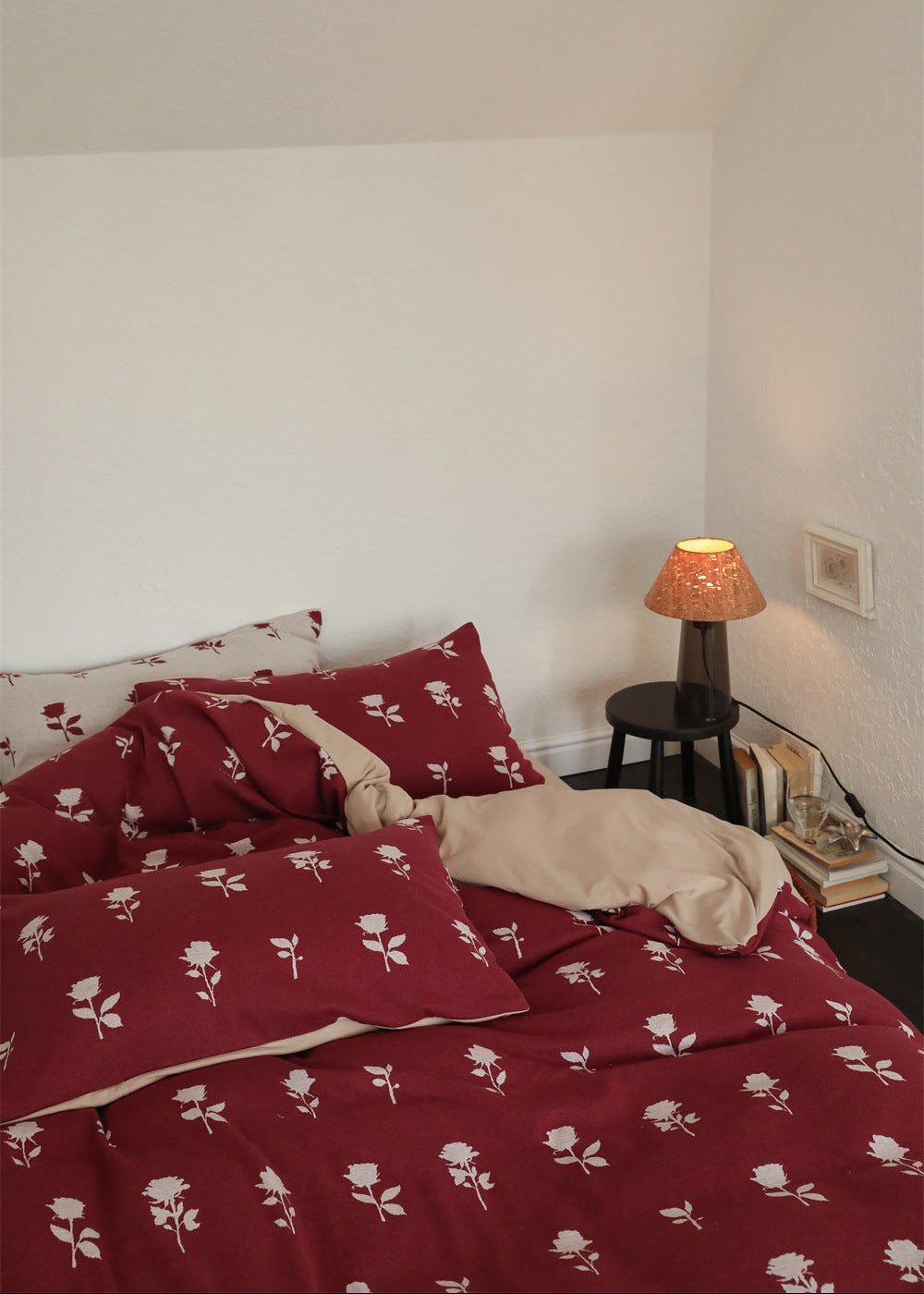 - Ever Lasting - Nadia Floral Jacquard Bedding Set / Red - Bedding Set - Ever Lasting