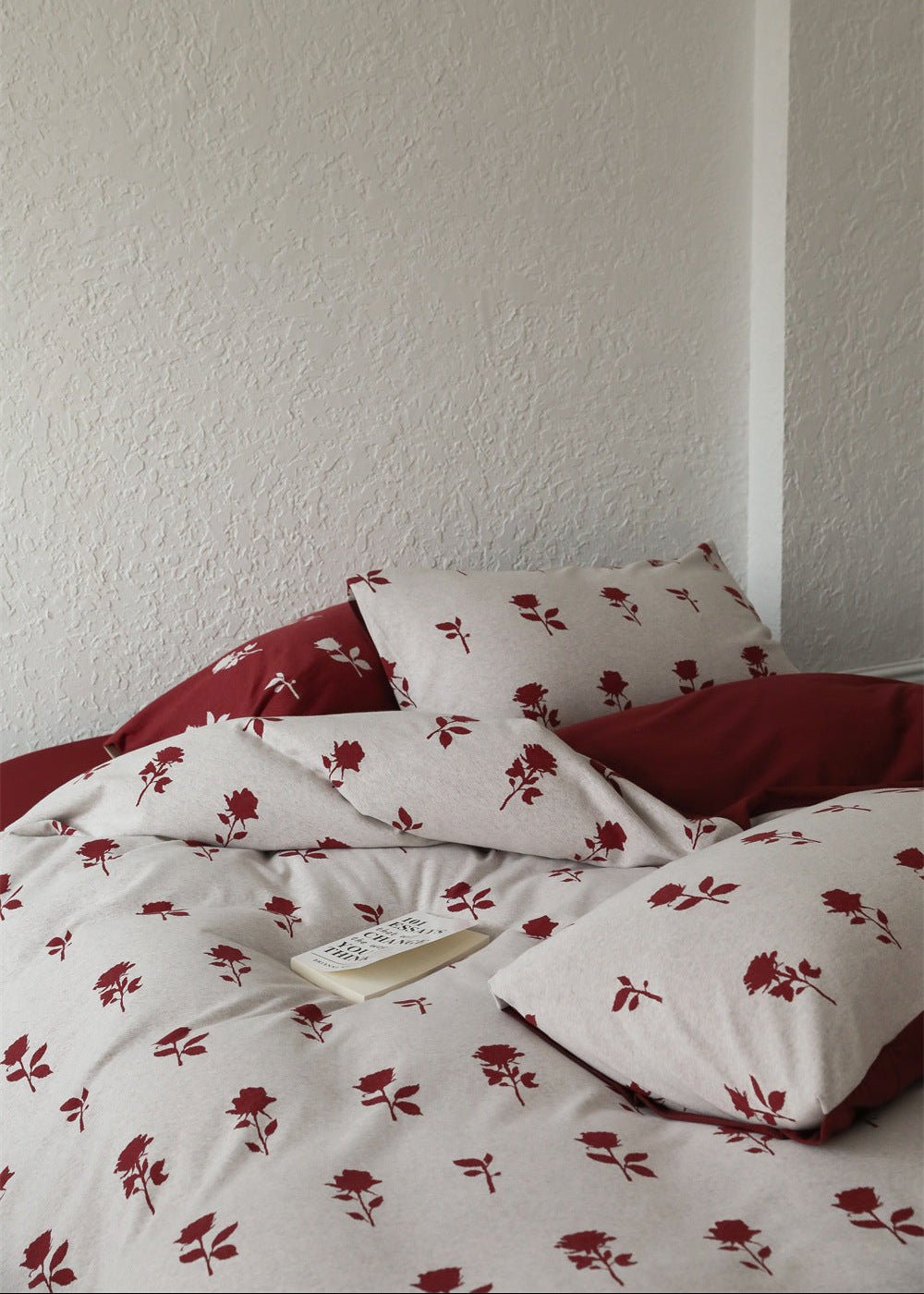 - Ever Lasting - Nadia Floral Jacquard Bedding Set / Red - Bedding Set - Ever Lasting