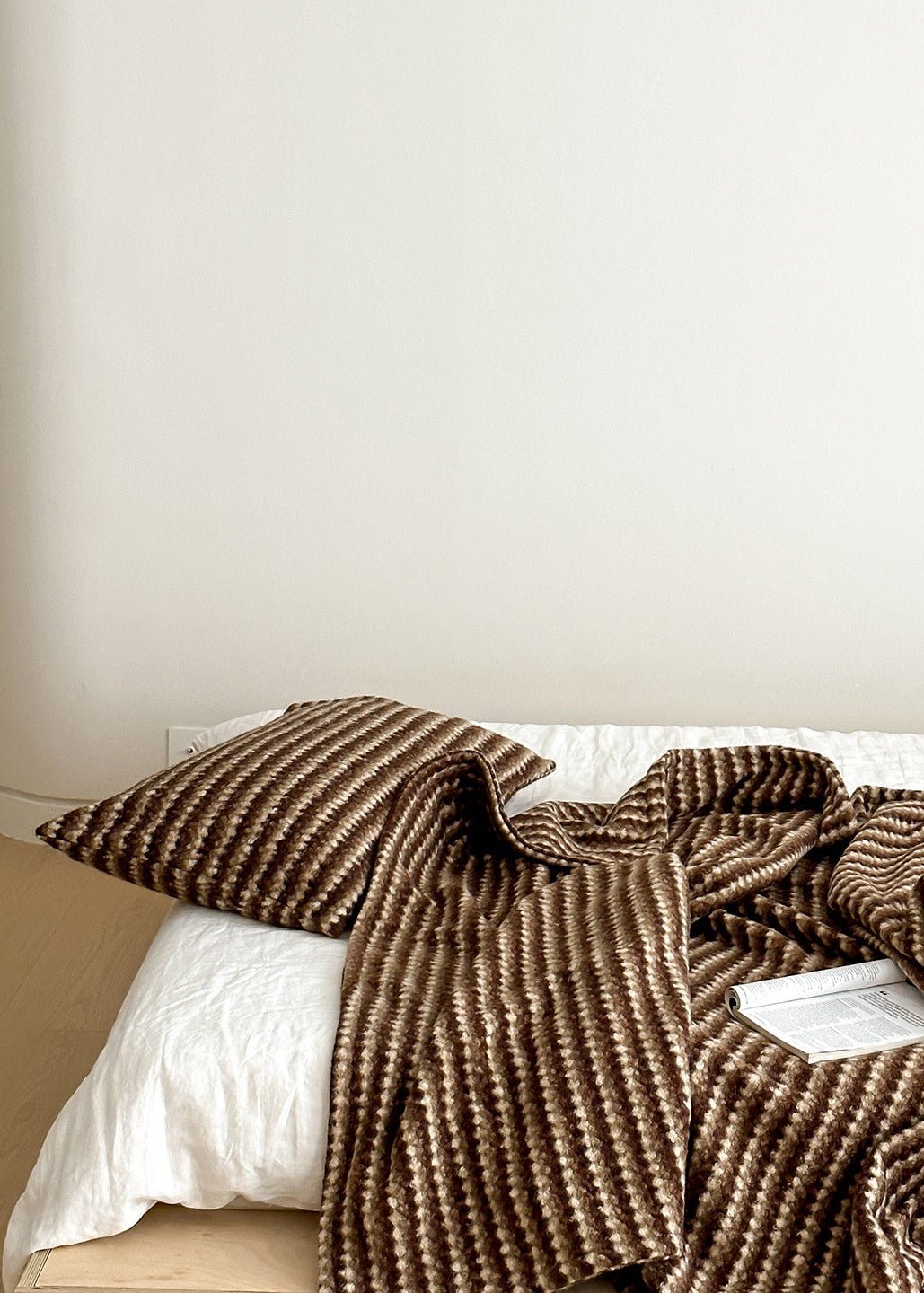 - Ever Lasting - Noelle Driftwood Stripe Velvet Throw / Green - Blanket - Ever Lasting