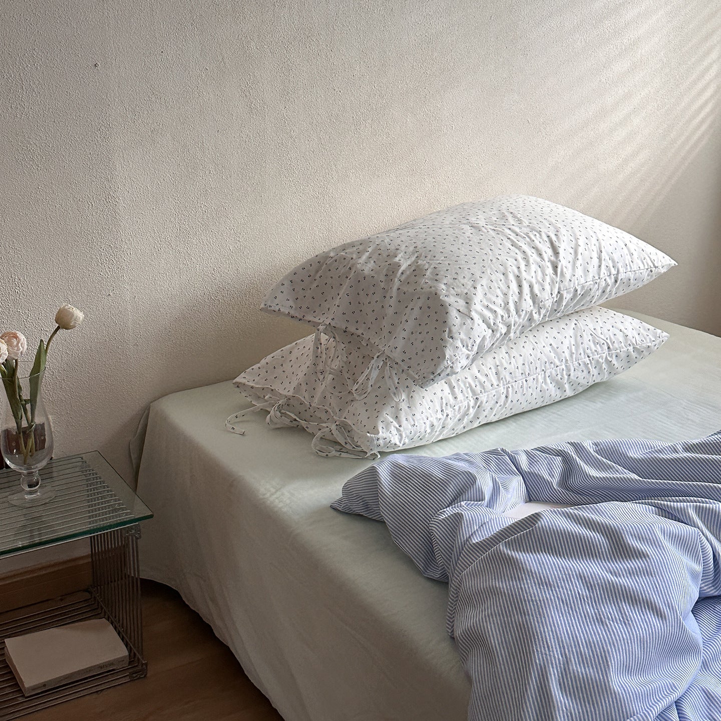 - Ever Lasting - Paloma Striped Floral Bedding Set / White - Bedding Set - Ever Lasting