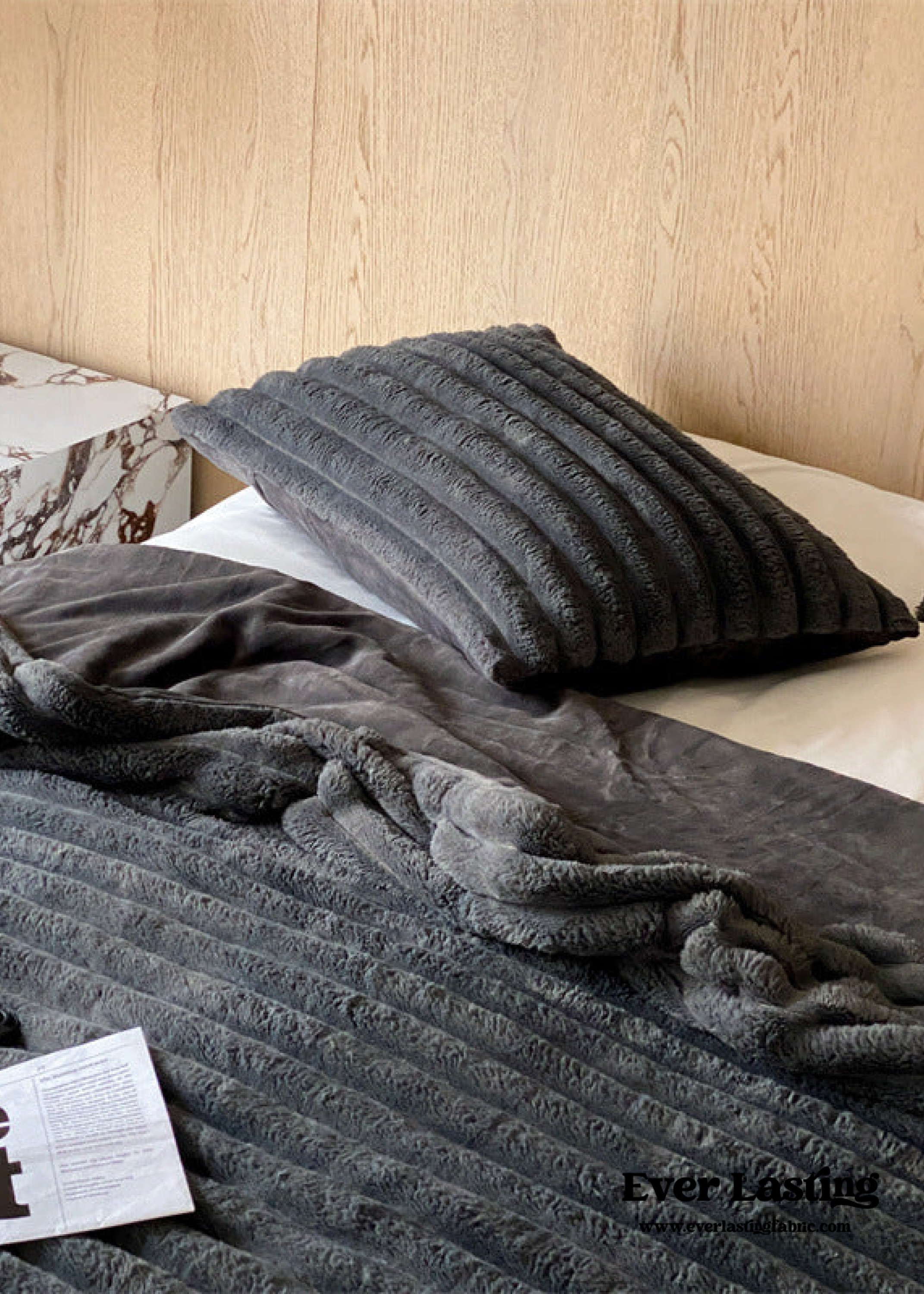 Plush Cozy Jacquard Blanket / Blue